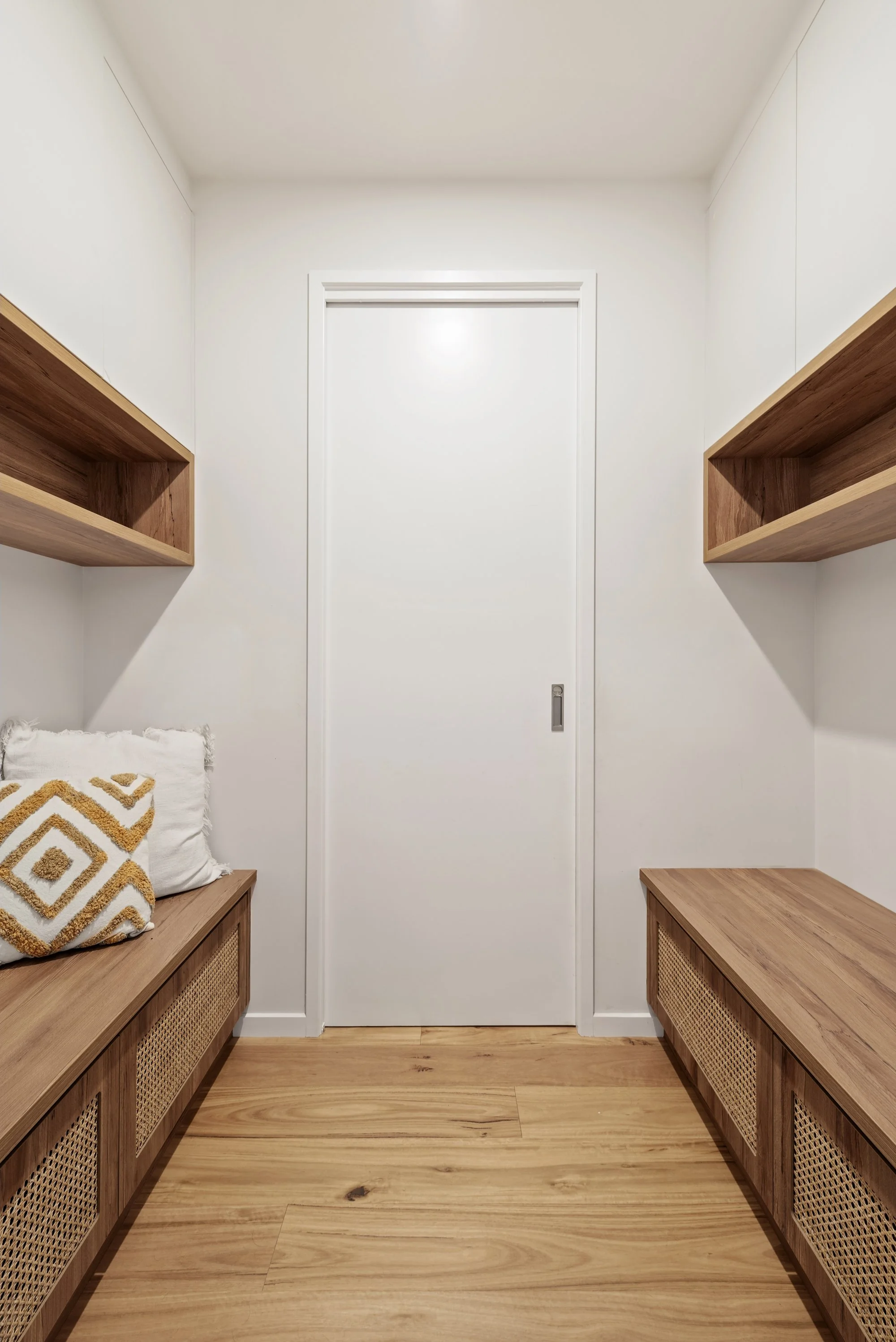 CAM Constructions - Custom Healesville Home - Mudroom