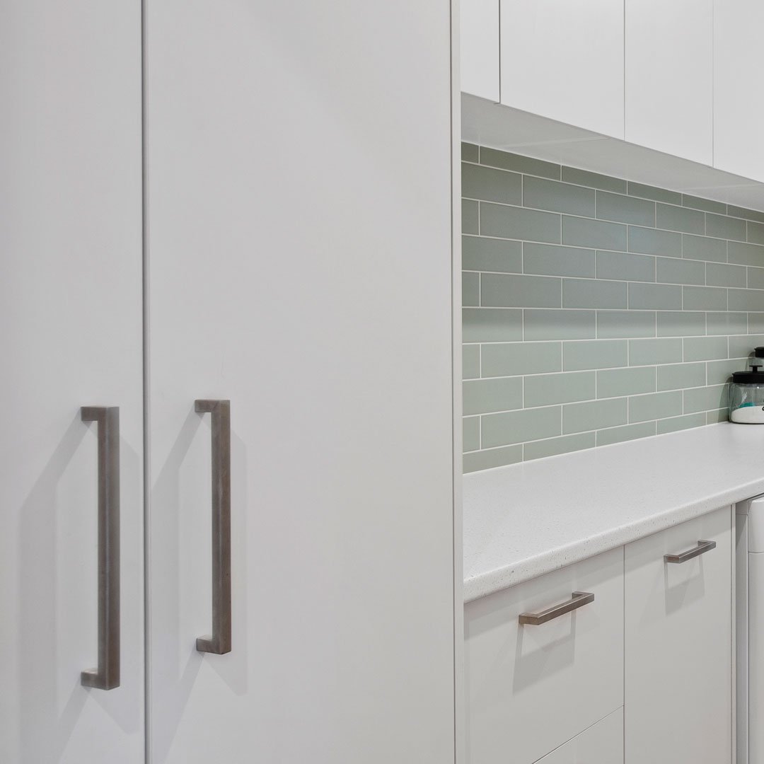 Laundry day wouldn't be a bother in this beautiful custom space, complete with floor to ceiling cabinetry and stone bench tops 😍

📍Healesville
🔨 C.A.M Constructions Pty Ltd 
🗓️ 2021
🏡 New Build, Single Story

.

.

#build #construction #melbourn