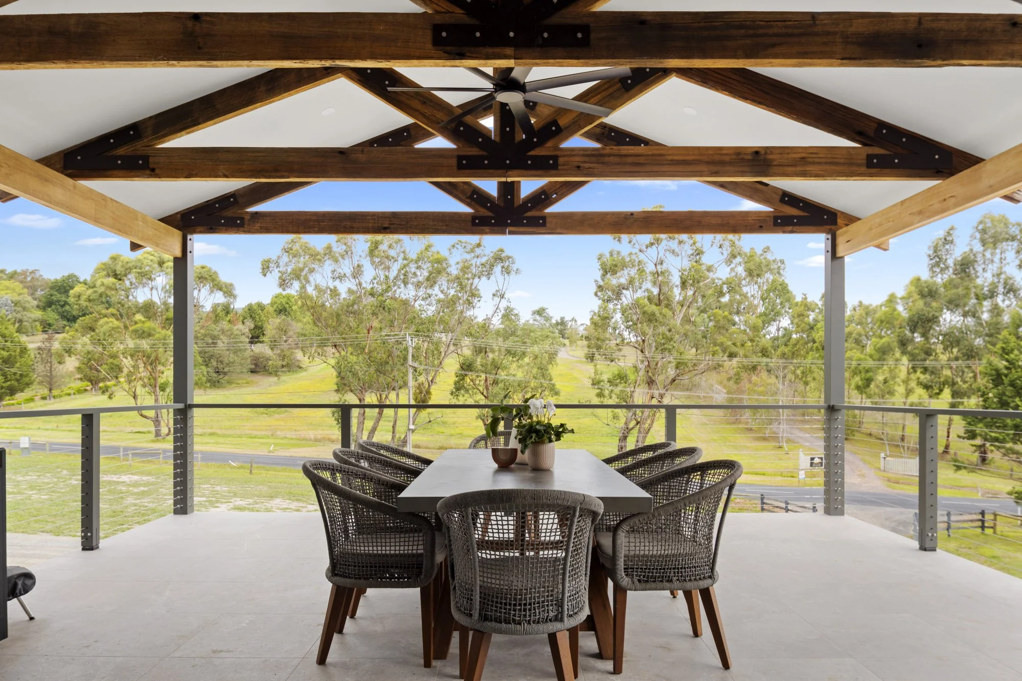 CAM Constructions - Custom Healesville Home - Outdoor Living