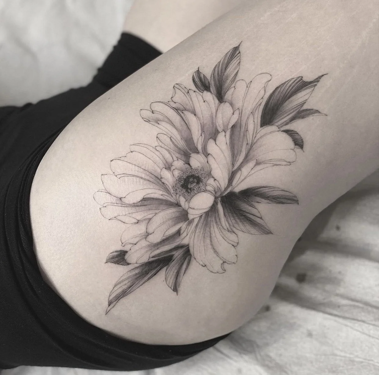 Best bay area fine line peony flower on thigh