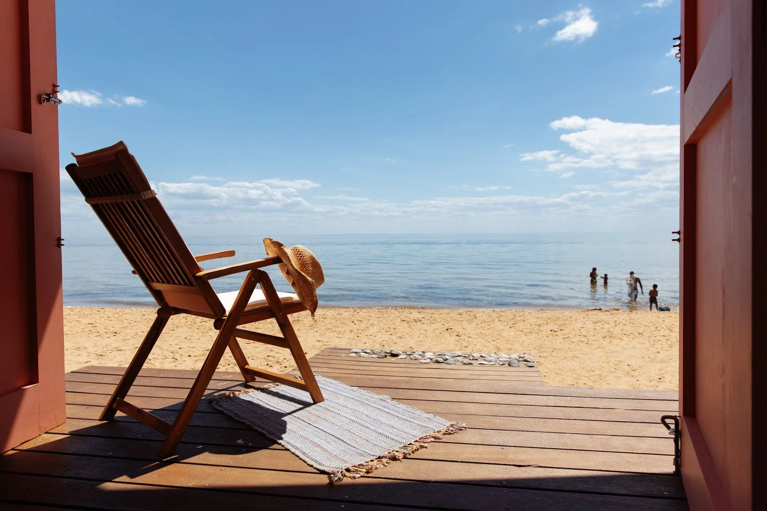 3 Webiste Beach box chair on dec.jpg