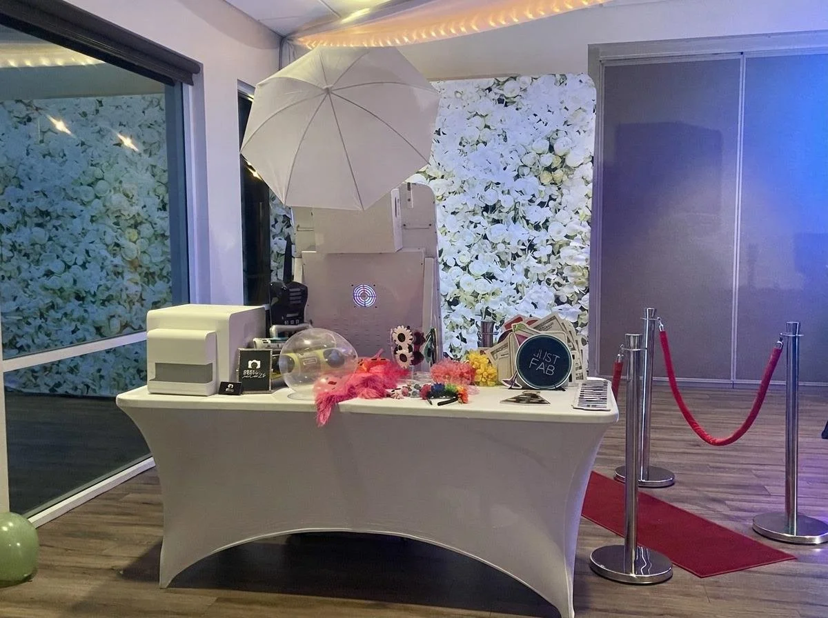 LRG Mirror Photo Booth  with DSLR Camera