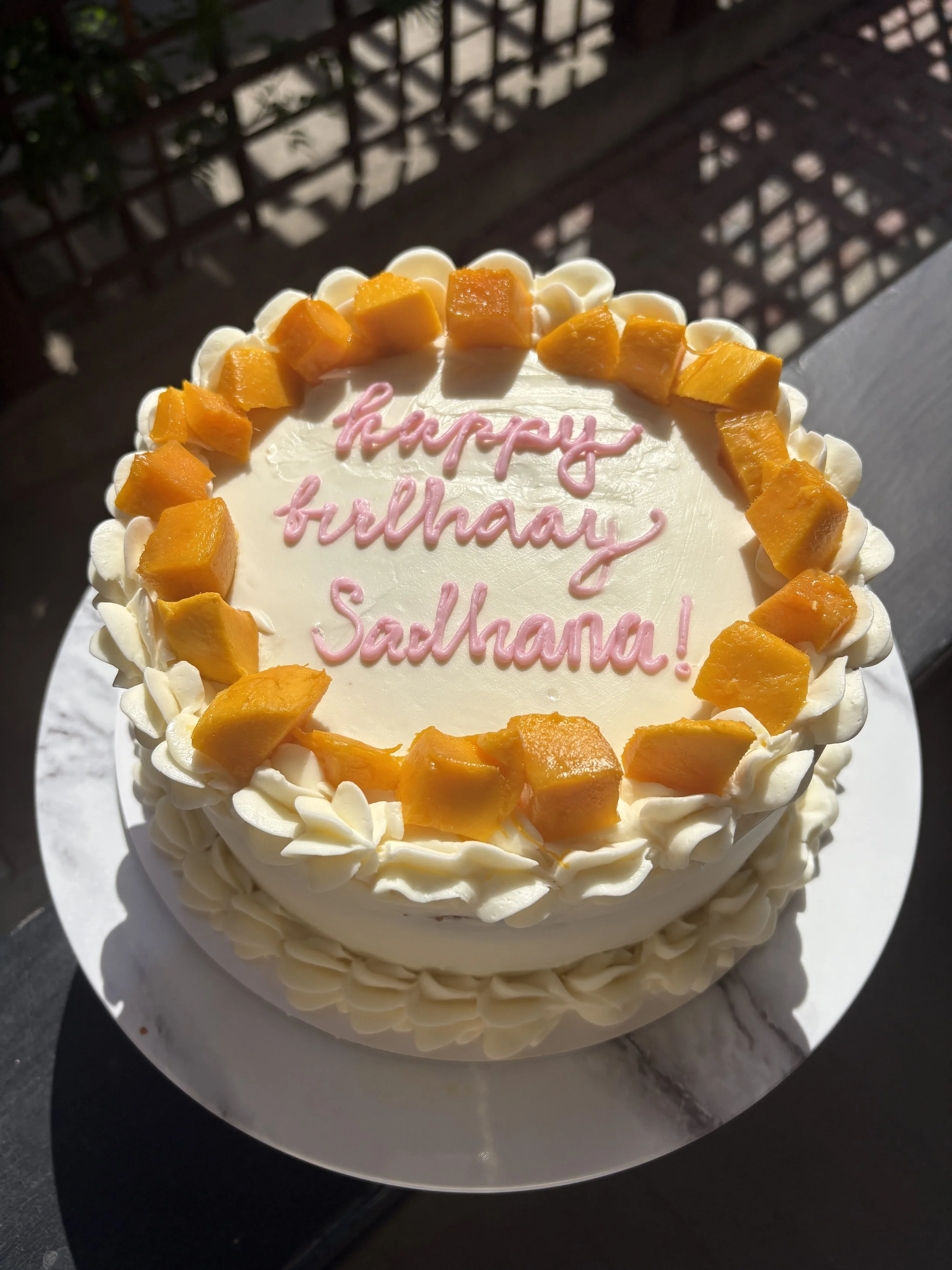 Custom cake (8 inch)