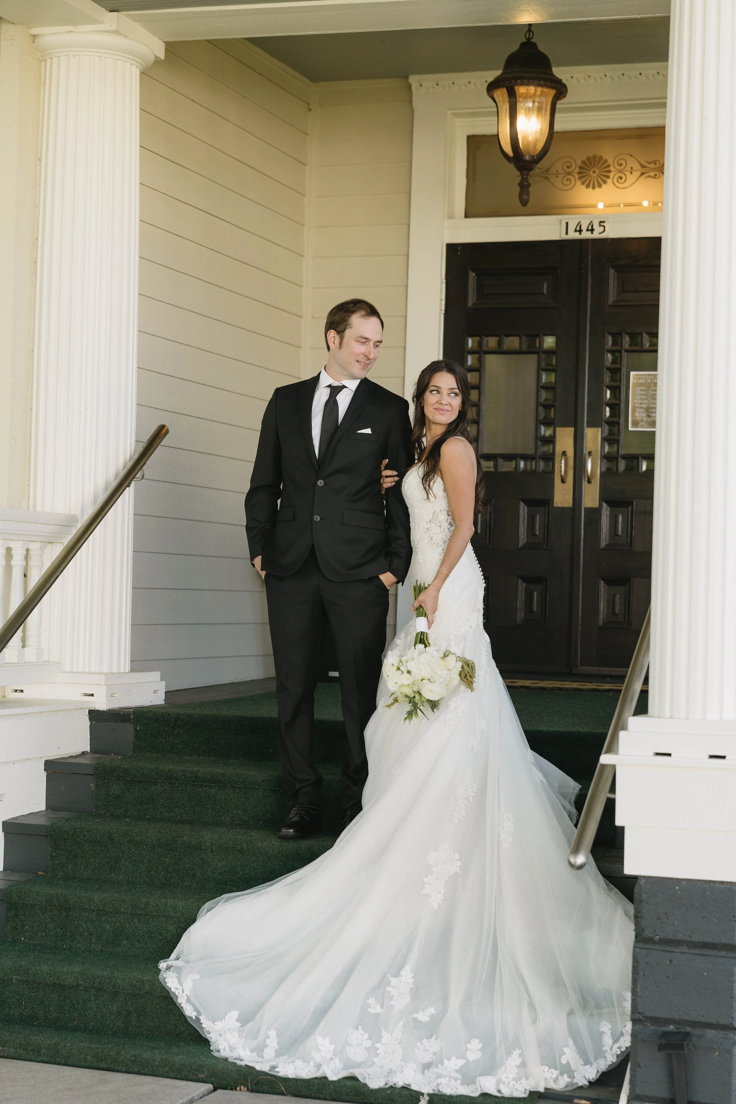 How to Avoid Getting Scammed by Your Wedding Photographer
