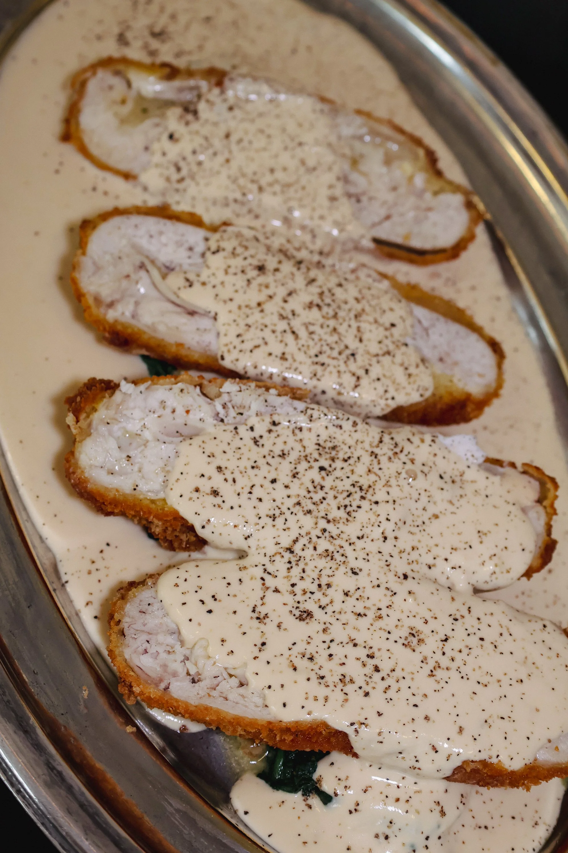 Le cordon bleu nappé de sauce au cantal