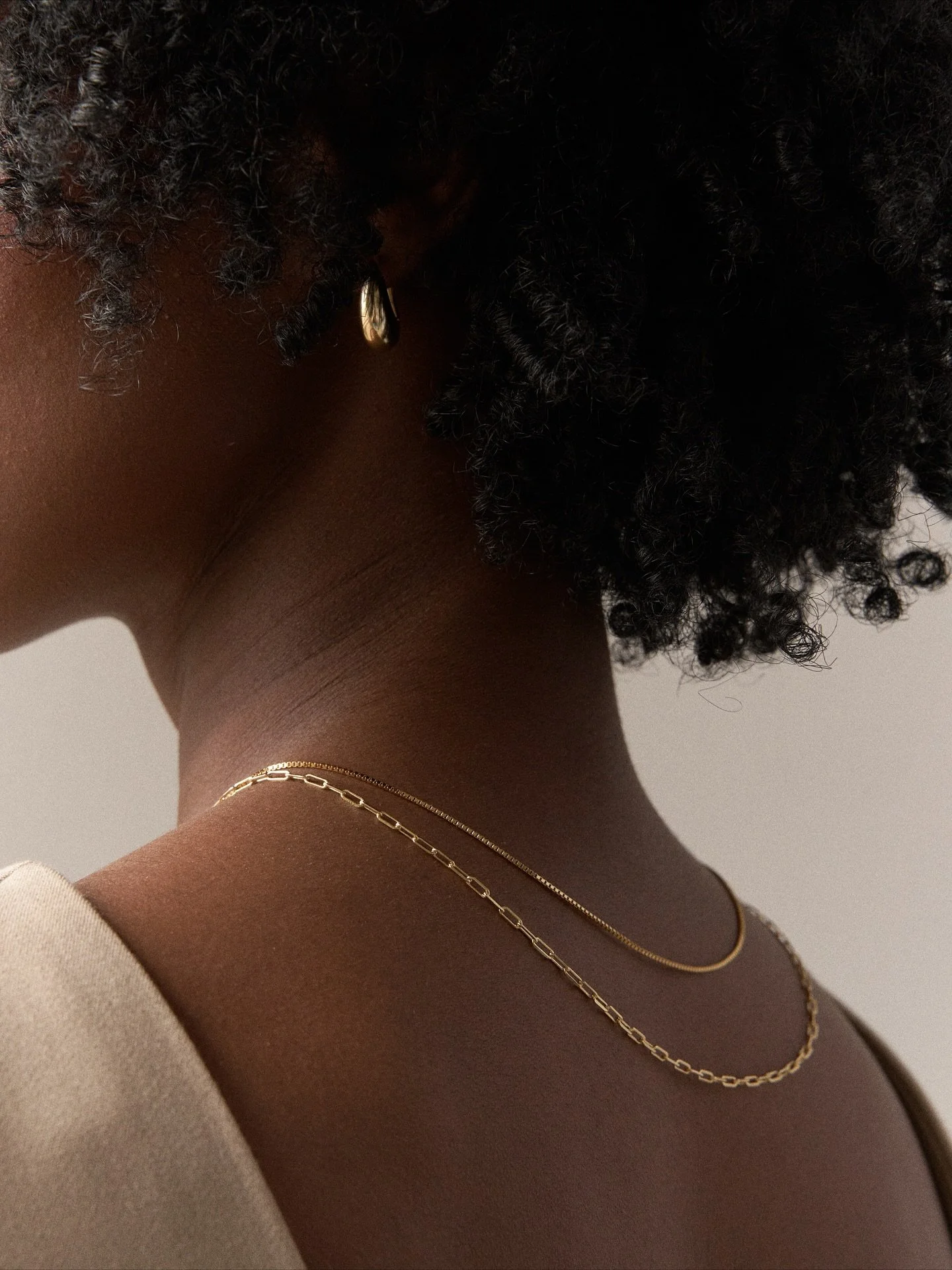 Swipe for the full look and find your favorite pieces!

Entdecke unsere neue Kollektion 𝐿𝑎 𝐷𝑜𝑙𝑐𝑒 𝑉𝐴𝑅𝐷𝐴 auf www.vardajewelry.com🤍

#varda #ladolcevarda #finejewelry
