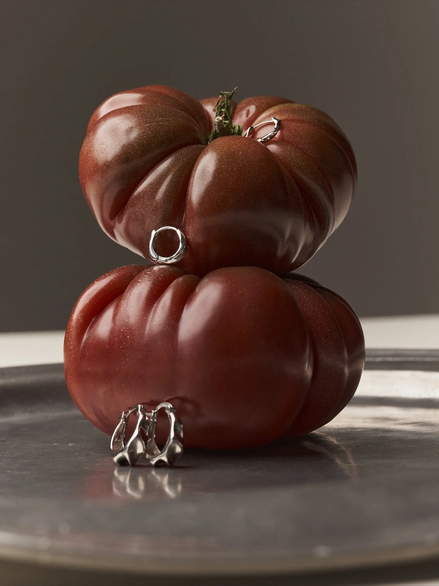 Silberschmuck wird bei uns auf einem Silbertablett serviert 🤍

Entdecke unsere neue Kollektion 𝐿𝑎 𝐷𝑜𝑙𝑐𝑒 𝑉𝐴𝑅𝐷𝐴 auf www.vardajewelry.com🤍

#varda #ladolcevarda #finejewelry