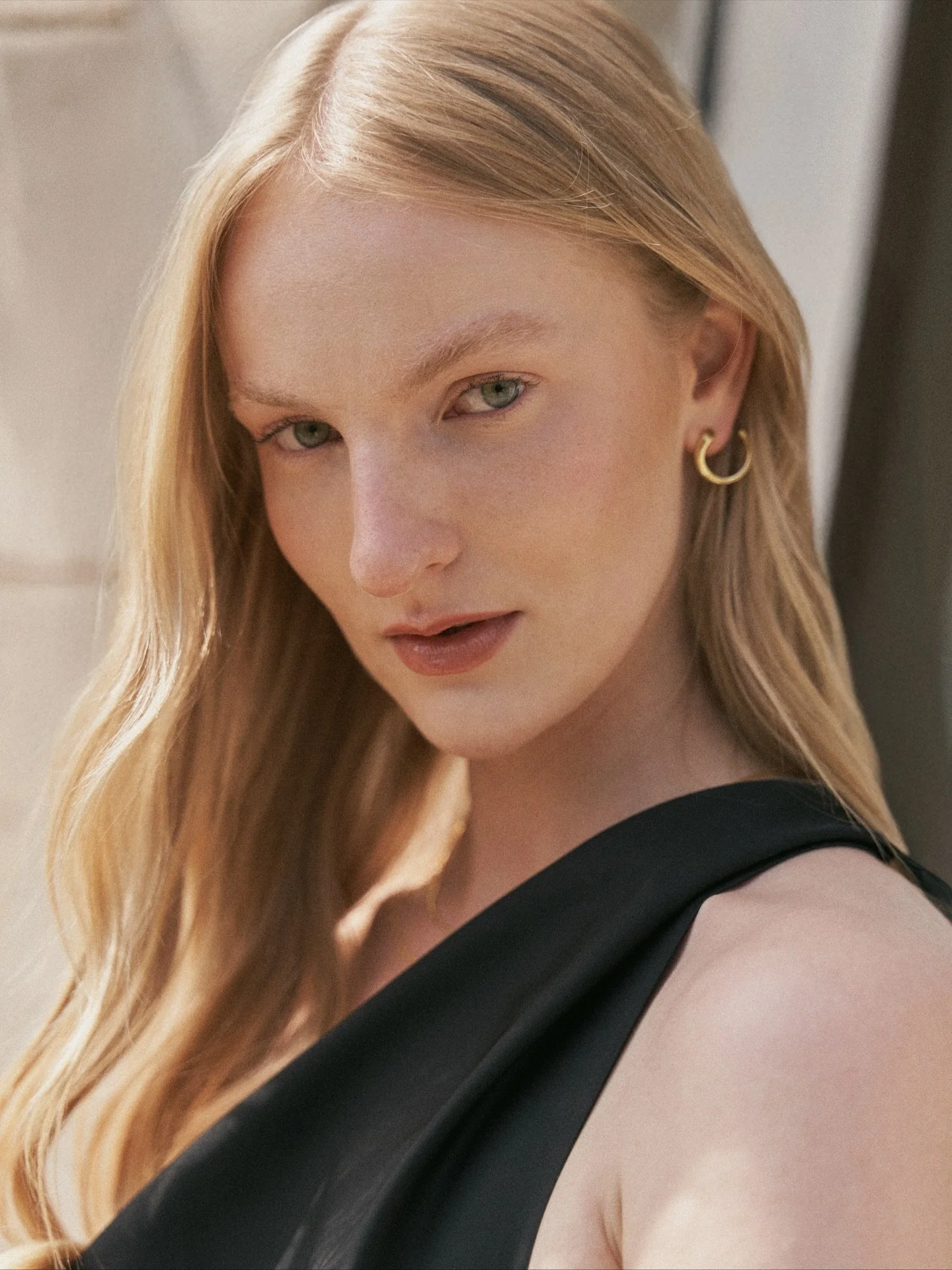 Hast du schon deinen Look f&uuml;r die festlichen Tage gefunden? Unser Schmuck bringt dein Outfit zum Strahlen 🤍

Entdecke unsere neue Kollektion 𝐿𝑎 𝐷𝑜𝑙𝑐𝑒 𝑉𝐴𝑅𝐷𝐴 auf www.vardajewelry.com🤍

#varda #ladolcevarda #finejewelry