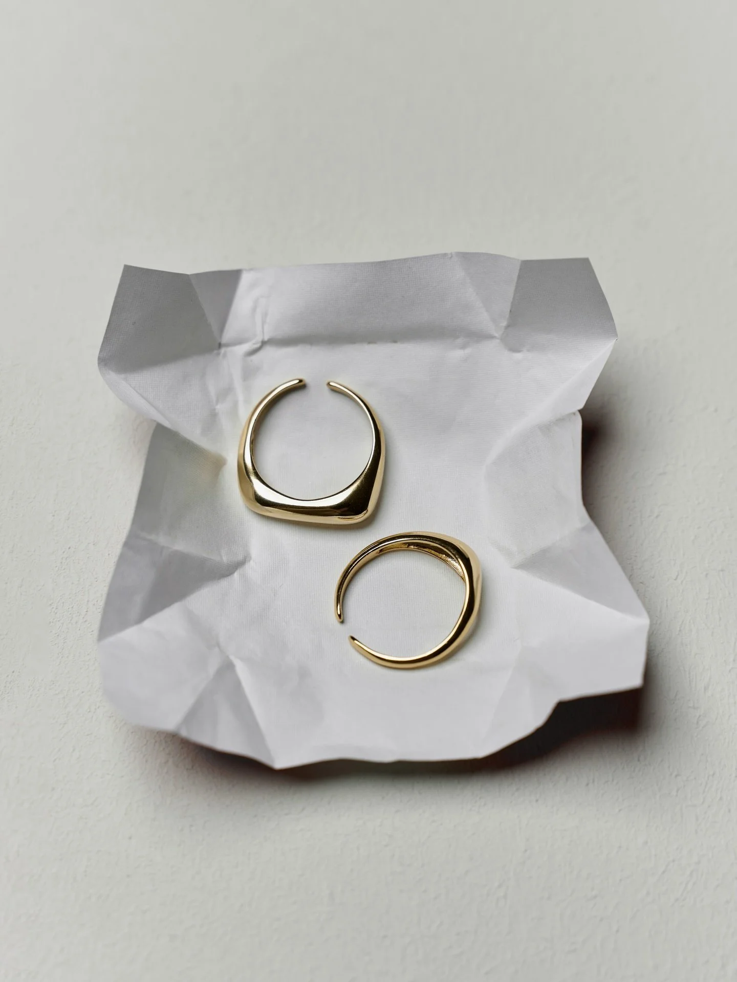 Eine kleine Nascherei gef&auml;llig? 🤍

Entdecke unsere neue Kollektion 𝐿𝑎 𝐷𝑜𝑙𝑐𝑒 𝑉𝐴𝑅𝐷𝐴 auf www.vardajewelry.com🤍

#varda #ladolcevarda #finejewelry