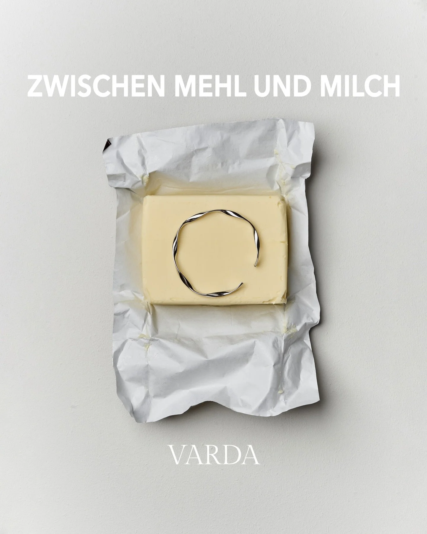 Aus unserer Weihnachtsb&auml;ckerei, f&uuml;r dich 🤍

Entdecke unsere neue Kollektion 𝐿𝑎 𝐷𝑜𝑙𝑐𝑒 𝑉𝐴𝑅𝐷𝐴 auf www.vardajewelry.com🤍

#varda #ladolcevarda #finejewelry