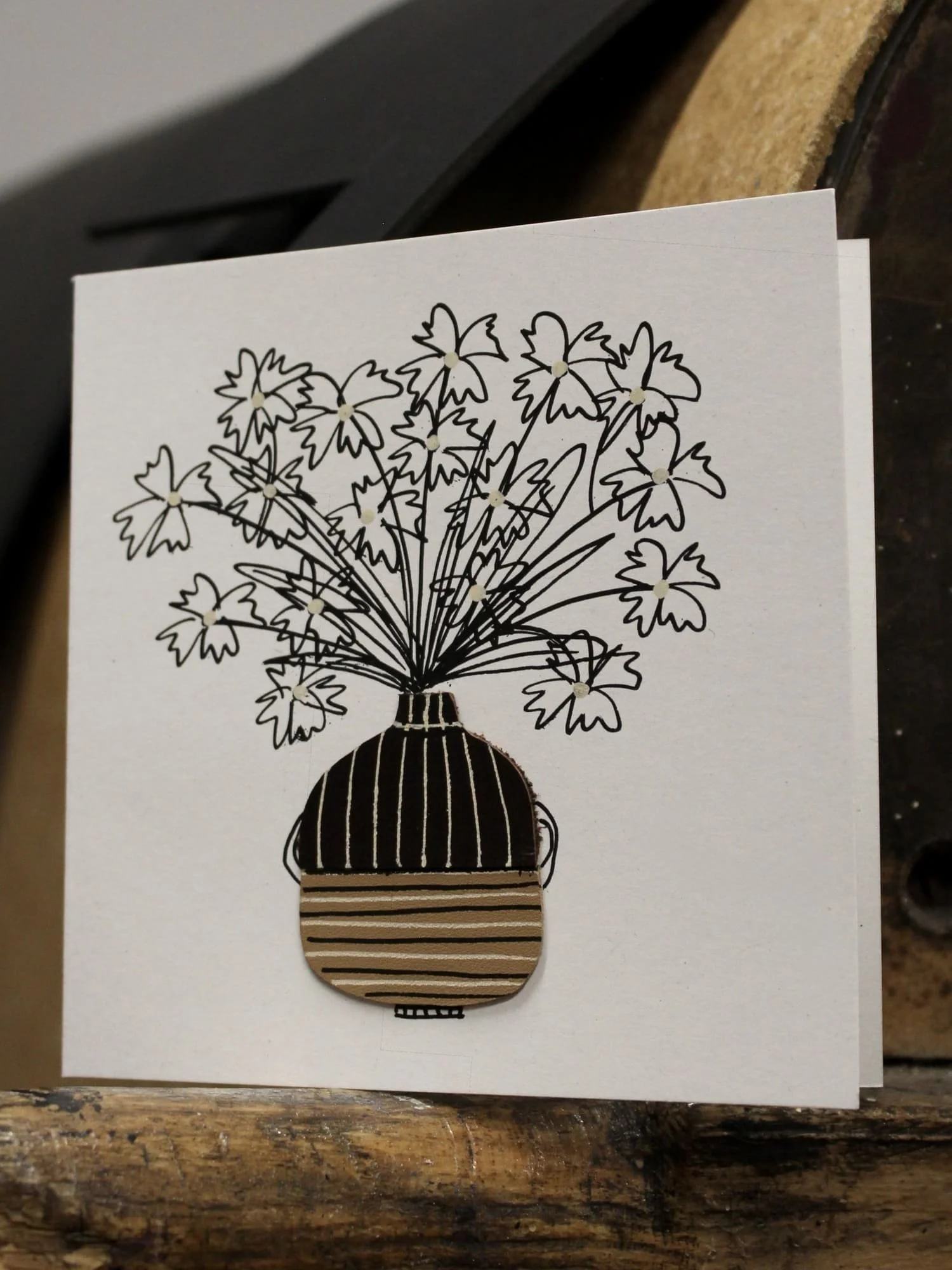 ANADELRIO-Fragmentos-Savia-Leather-3D-Greeting-Card-Handmade-Handrawn-Unique-Plantpot-Garden-Plant-Floral-Flower-3.jpg