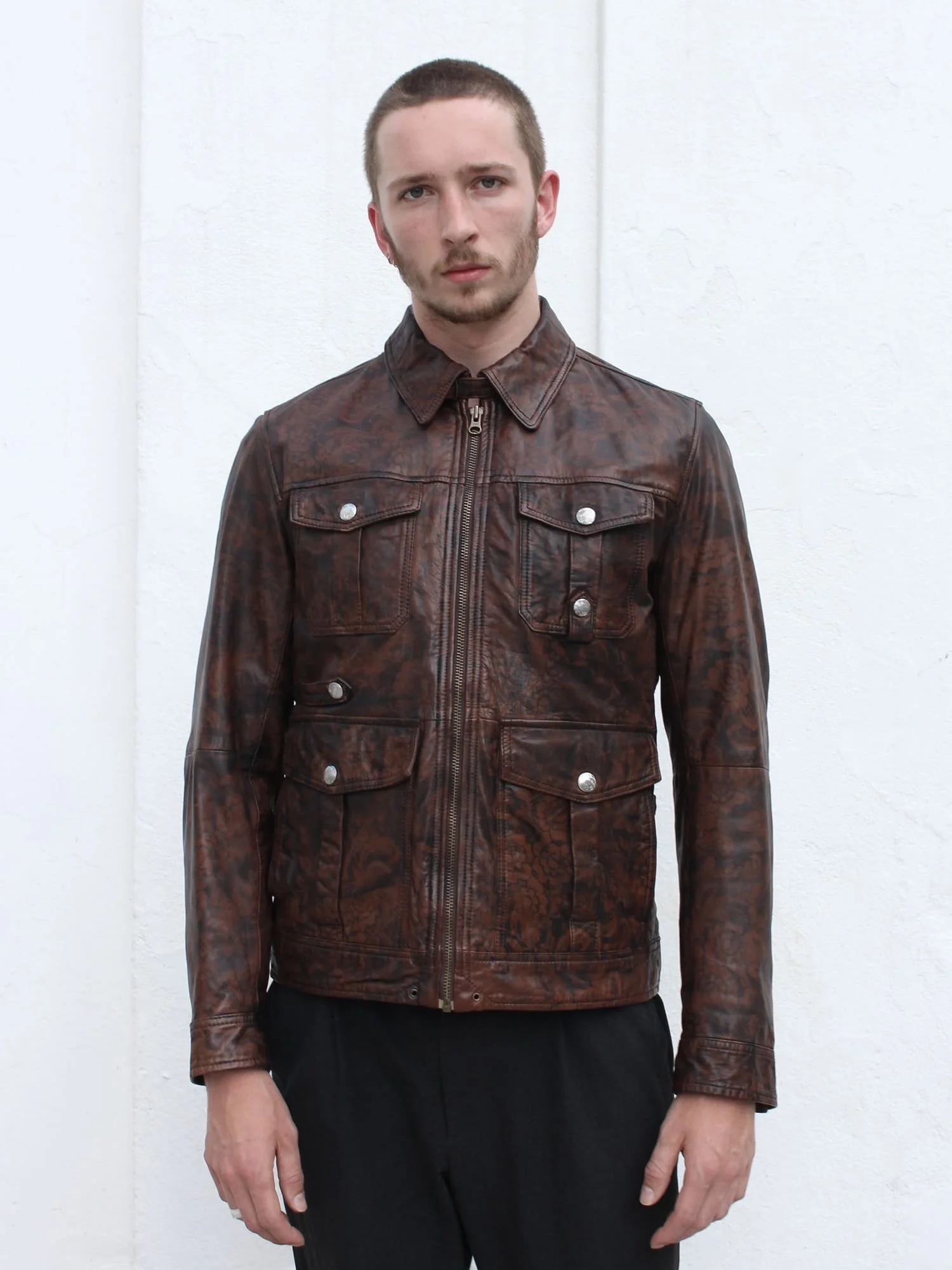 ANADELRIO-Velo-Jacket-V-OU-04-Leather-Print-BrownBlack-Model-Front.jpg