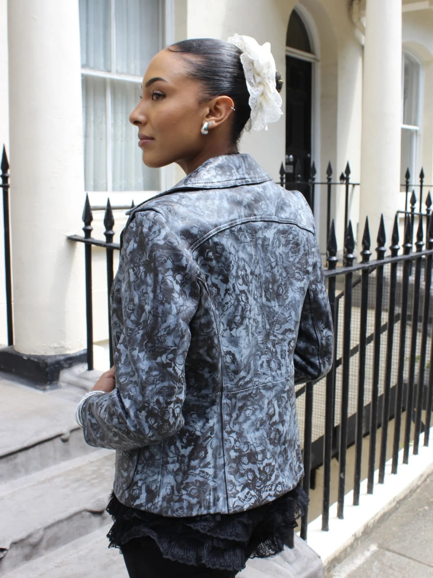ANADELRIO-Velo-Jacket-V-OU-06-Leather-Print-BlackGrey-Model-Back-2.jpg