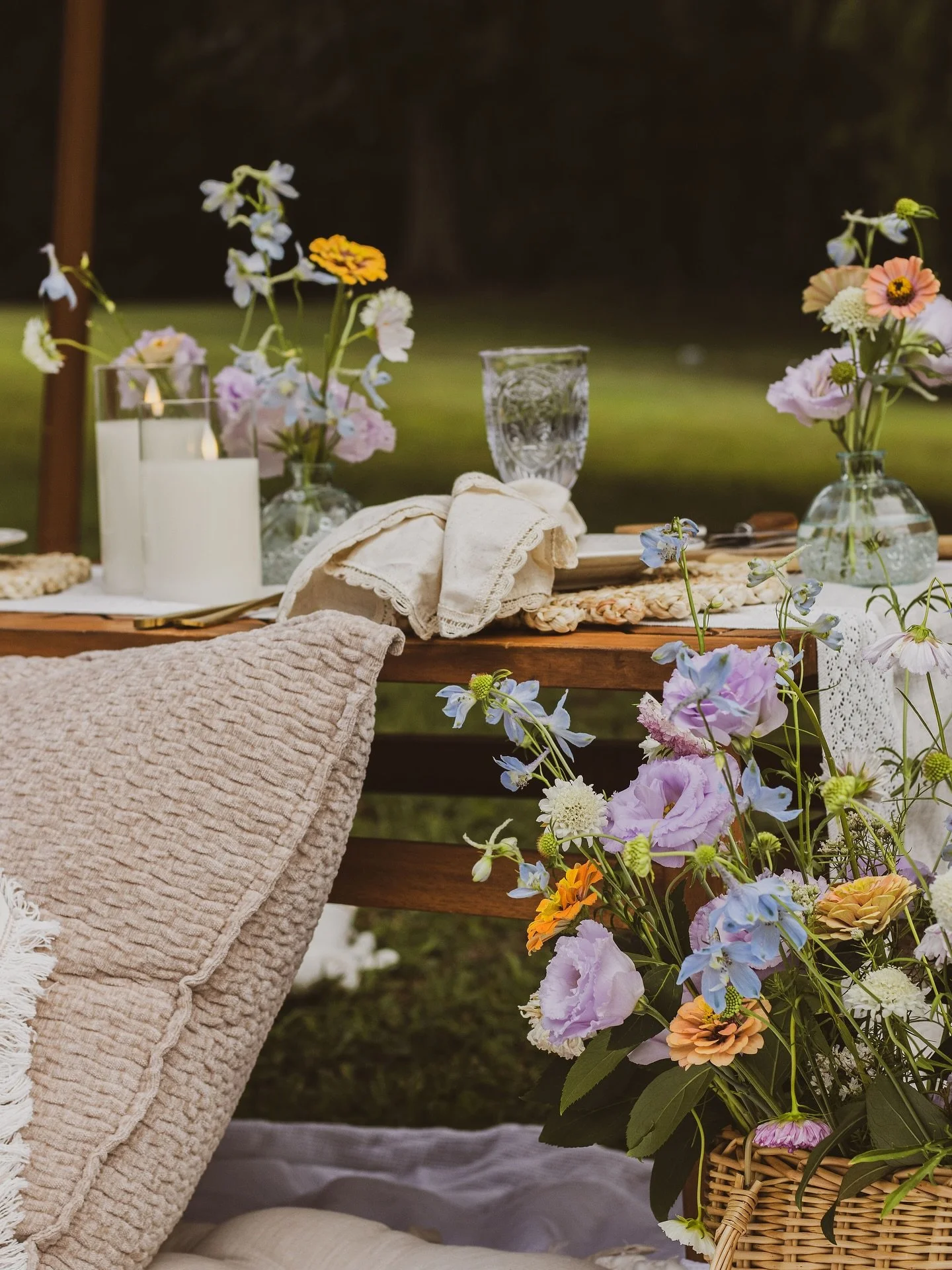 the sweetest &ldquo;yes&rdquo; to forever &hellip; 🤍

We loved being apart of this proposal by adding a touch of blooms, all local from @jerseycutflowermarket 🧺🌼 

@preparedpicnics 
@petitepetals.studio 
@sparksphotography.nj 
@wardsfarmnj