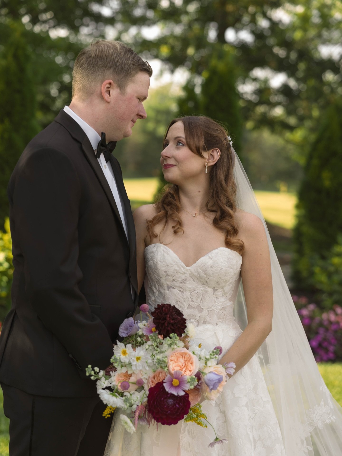 C + C &lsquo;s September Wedding 💜🕊️

Venue | @runningdeergolfclub 
Photographer | @oliviaannephotog 
Florist | @petitepetals.studio