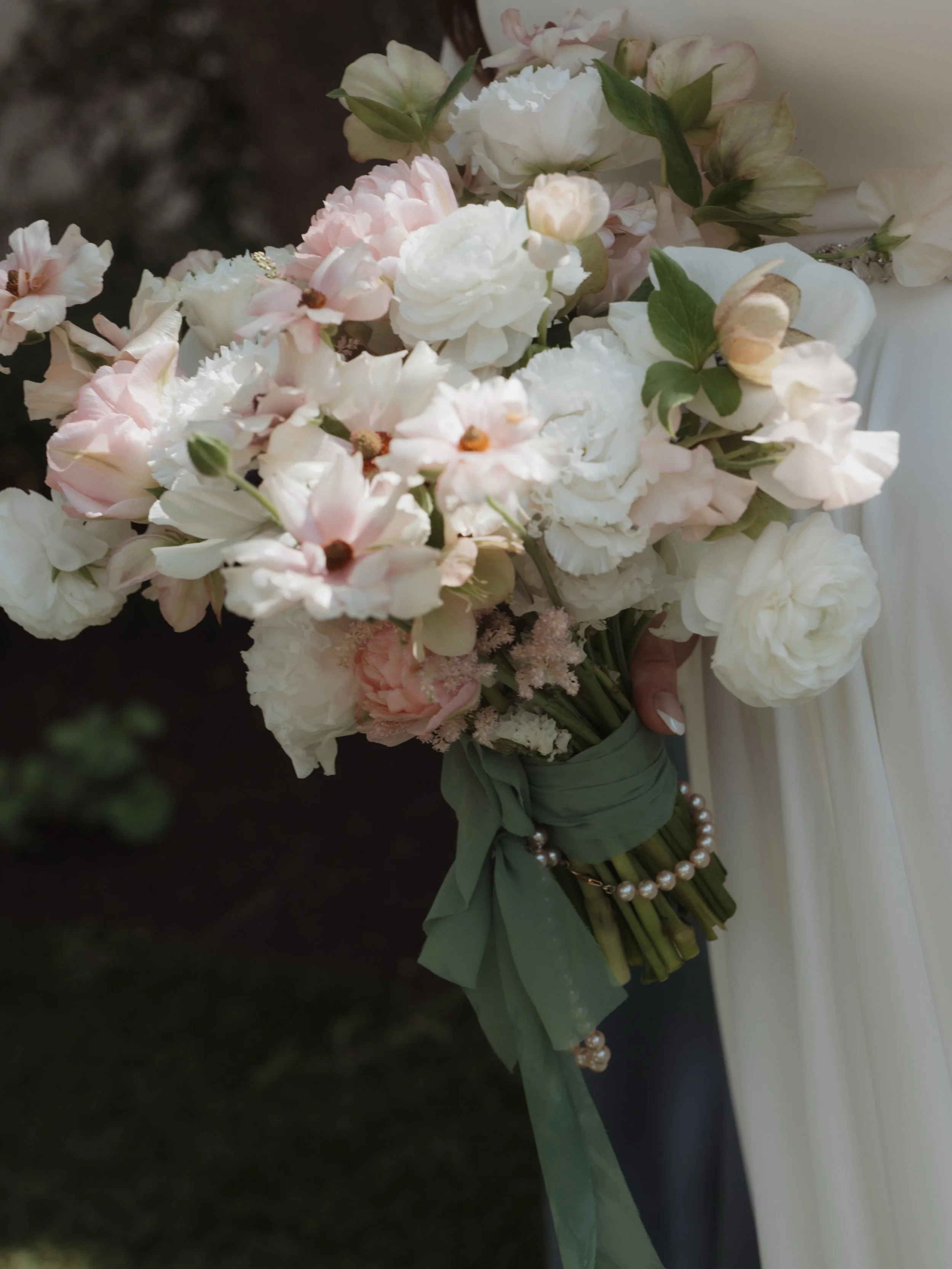 a few sneaks from C + R dreamy day

📷: @samantha.jophotography