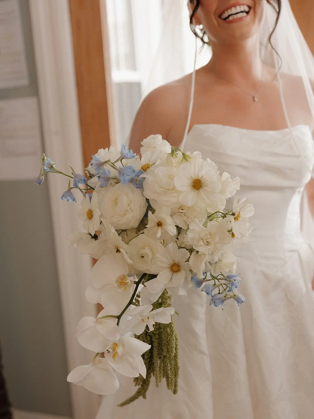 Perfect June day in Point Pleasant Beach for Eileen &amp; Mattie. 🩵

venue: @crystalpointyachtclub 
photo: @morgancatherinephotography 
florals: @petitepetals.studio