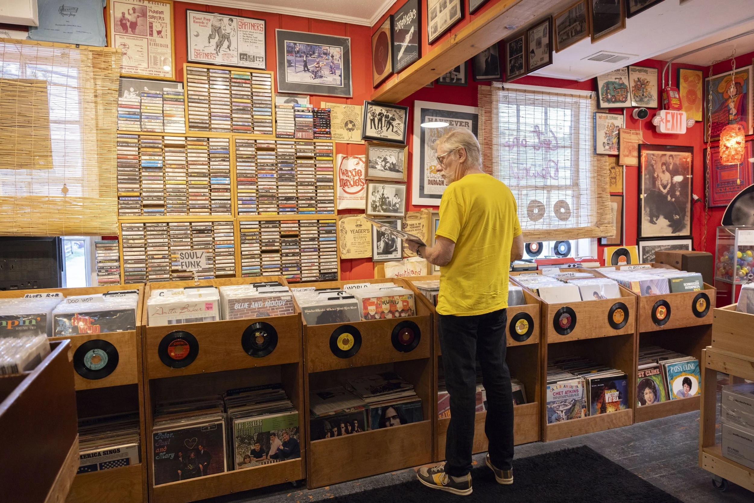 LEESBURG, Va. — Visitors browse Dig, a local record and vintage clothing shop, in downtown Leesburg on Sunday, Sept. 20, 2026. (Liz Helgesen)