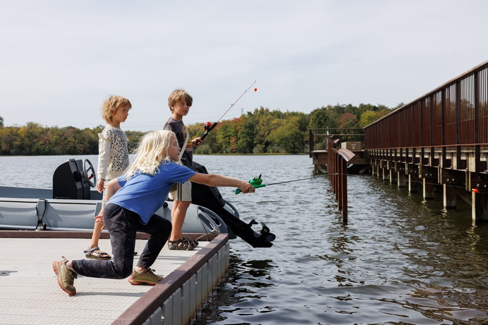 ASHBURN, Va. — Members of Wild & Free go on a hike at Beaverdam Reservoir on Oct. 9, 2026. (Photo by Liz Helgesen)