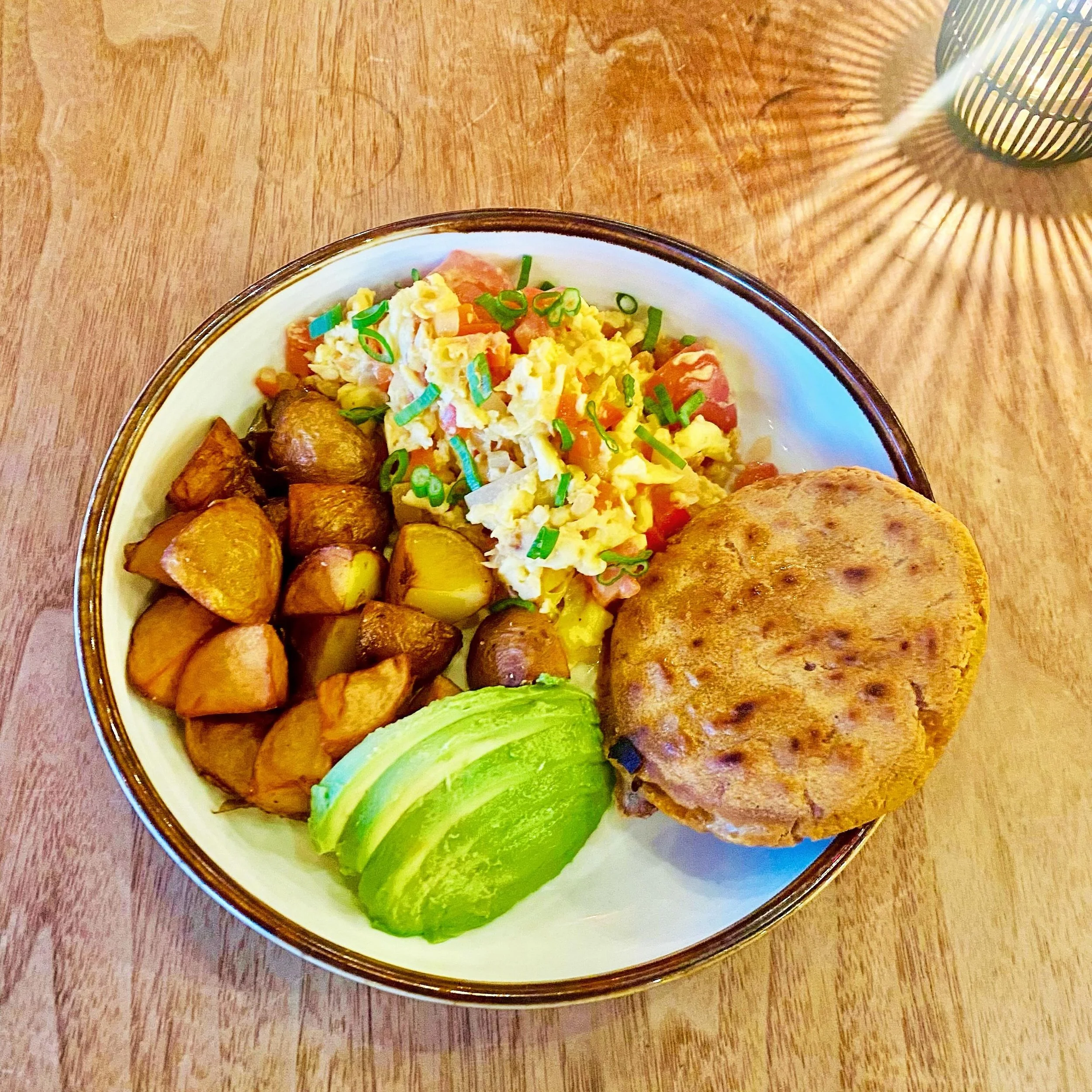 BACK BY POPULAR DEMAND

A special addition to the Weekend Brunch menu available today and tomorrow only from 10 a.m. to 2:30 p.m.:

𝗛𝗨𝗘𝗩𝗢𝗦 𝗣𝗘𝗥𝗜𝗖𝗢
𝗖𝗼𝗹𝗼𝗺𝗯𝗶𝗮𝗻 𝘀𝘁𝘆𝗹𝗲 𝗯𝗿𝗲𝗮𝗸𝗳𝗮𝘀𝘁 𝘄𝗶𝘁𝗵 𝘁𝘄𝗼 𝗲𝗴𝗴𝘀 𝘀𝗰𝗿𝗮𝗺𝗯𝗹𝗲𝗱
