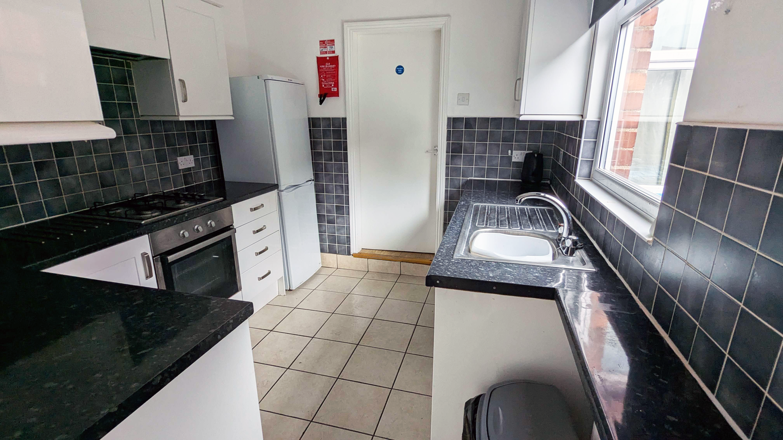 House Kitchen 2.png