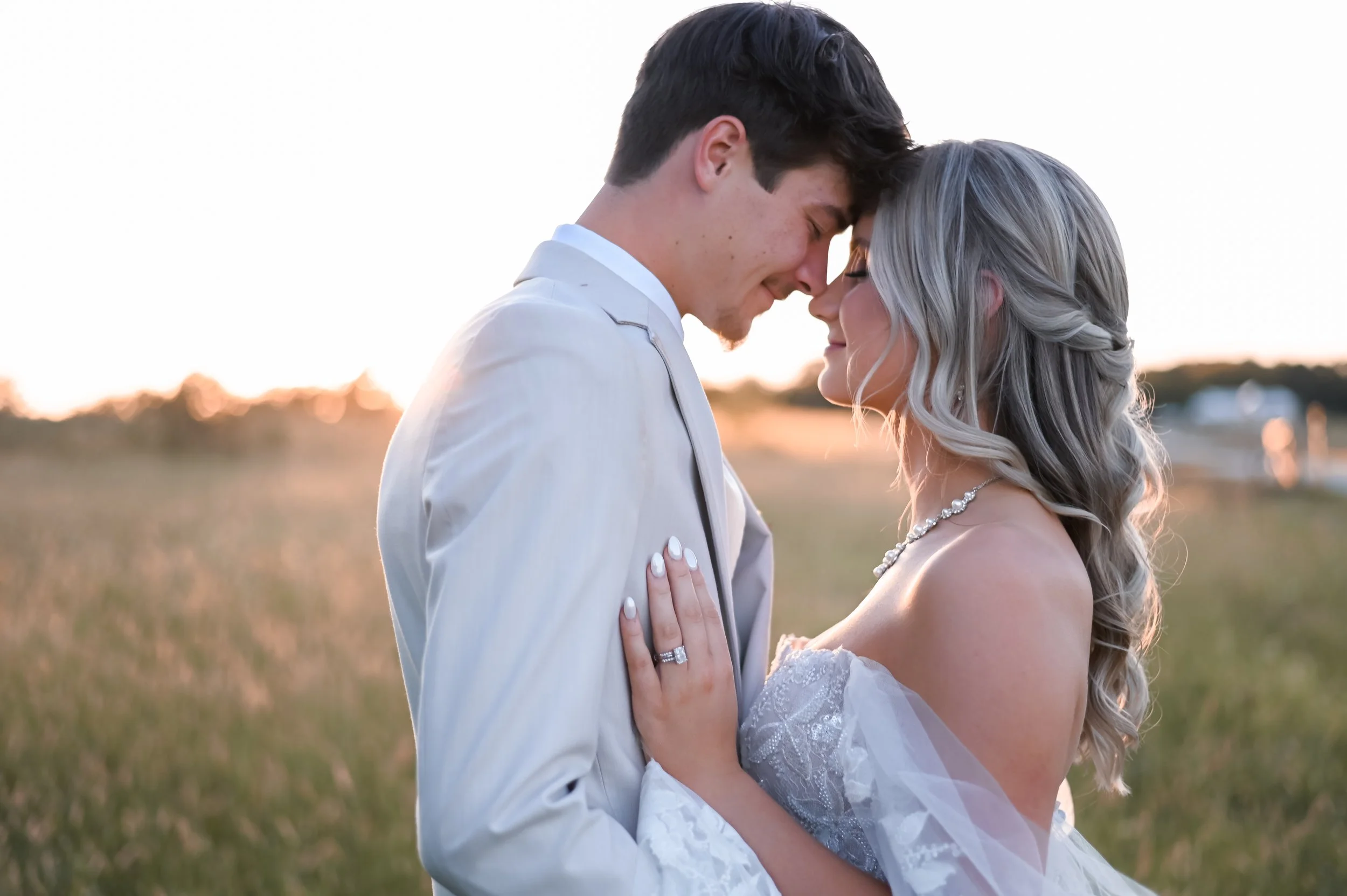The Most Overlooked Wedding Photos You'll Treasure Later