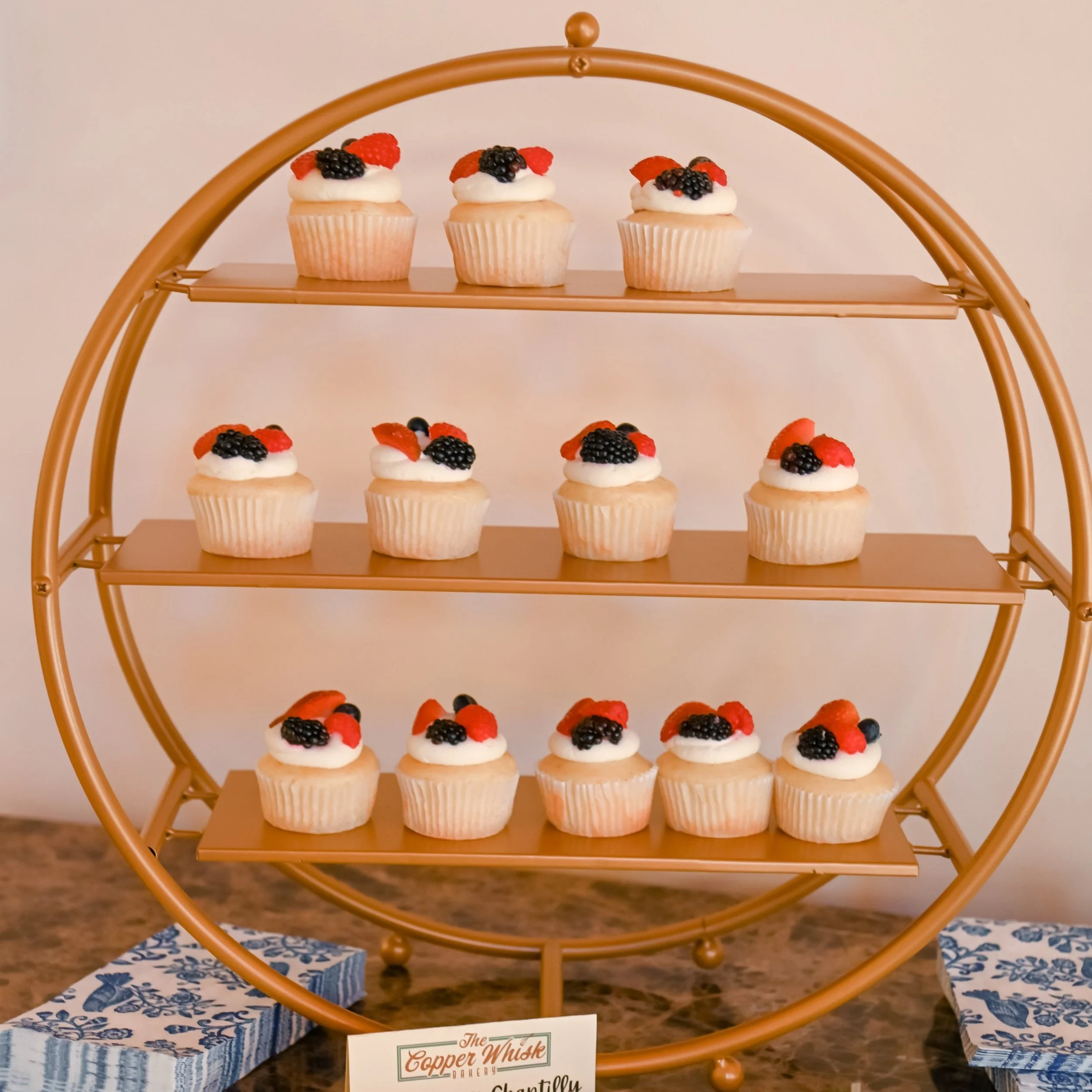 Gold Circle Dessert Holder