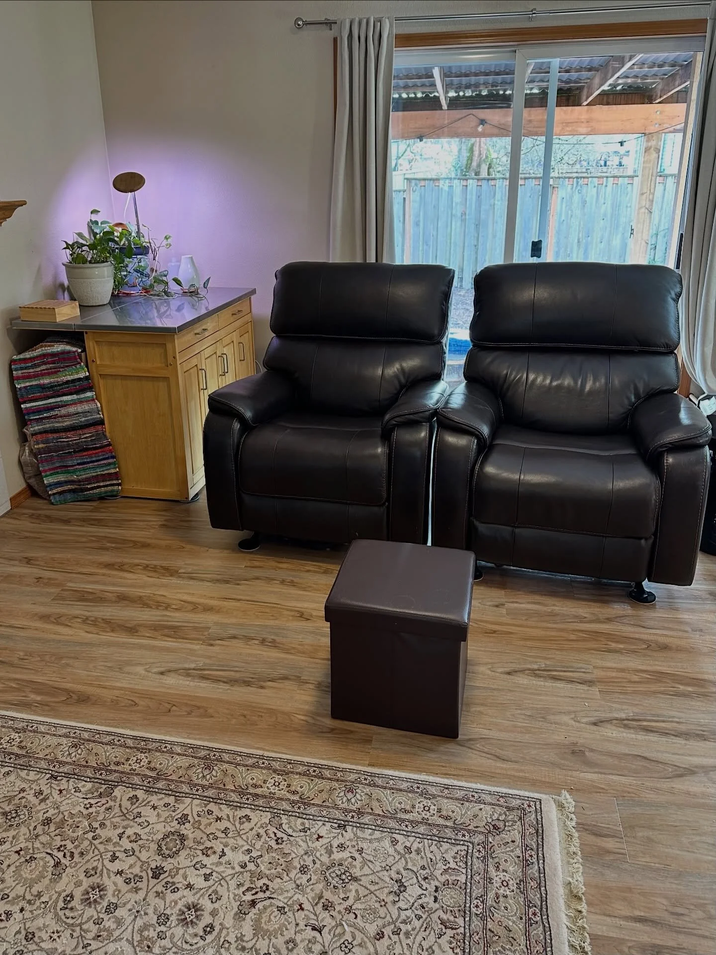 Client: &ldquo;I can&rsquo;t relax in my home because there is too much clutter.&rdquo;

During our first session together, I focused on her living room to give her a place to relax and reset at the end of the night. Next session: the dining room!

H