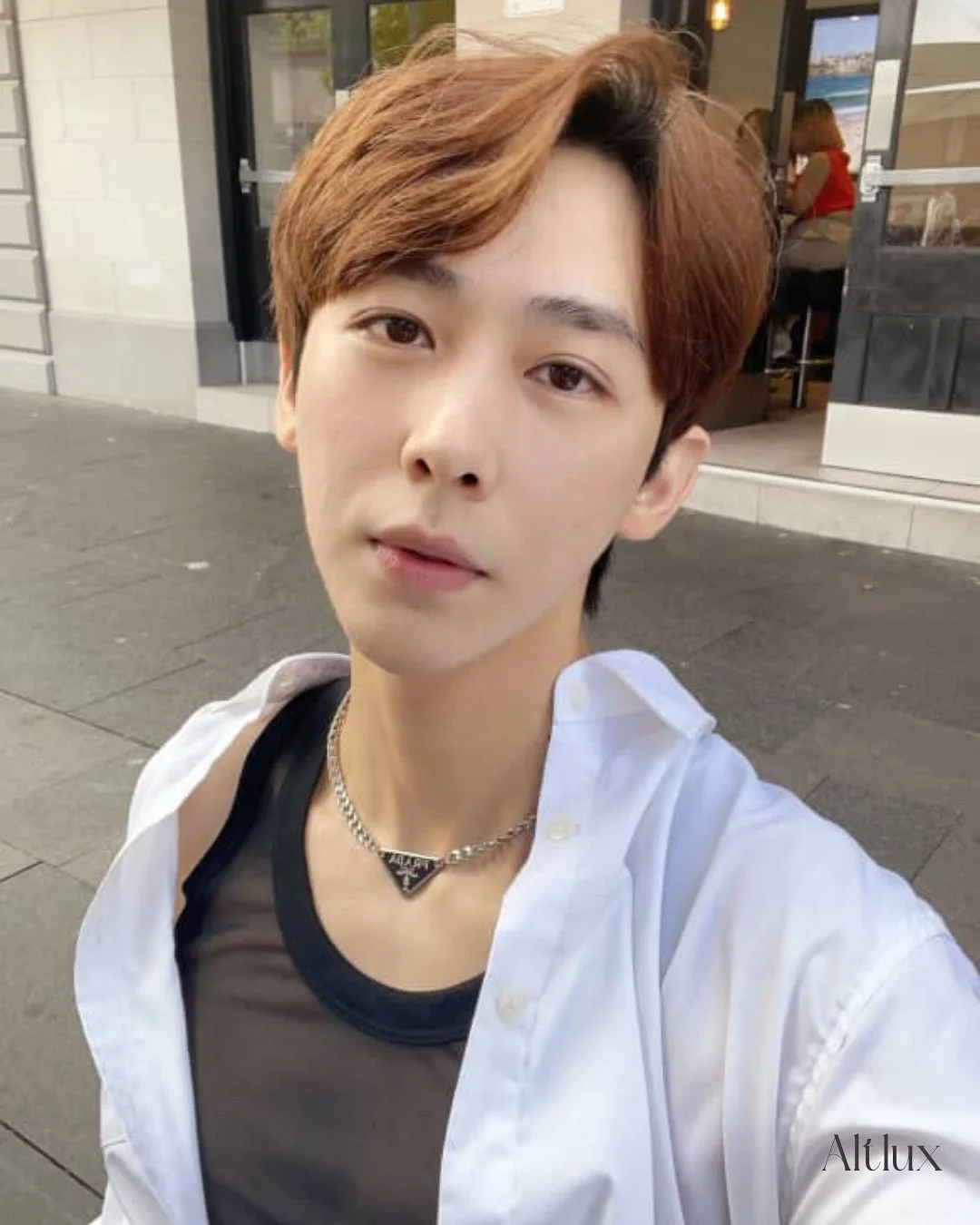 🖤 The Prada Vertex Necklace hits different.
Minimal. Sharp. Instantly recognisable.
Proof that the right detail can elevate the whole look. @ryanpeng.110 wearing the f*kk out of this piece 🙏🏼