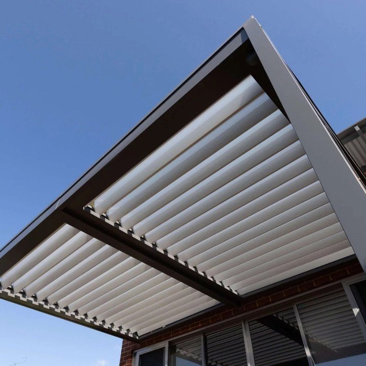 Why Insulation Matters in Your Louvre Roof 🌞

Not all louvre roofs are created equal! 

At Cool Louvres, we use high-density foam insulation to ensure your outdoor areas remain comfortable regardless of the season. Here&rsquo;s why our insulation is