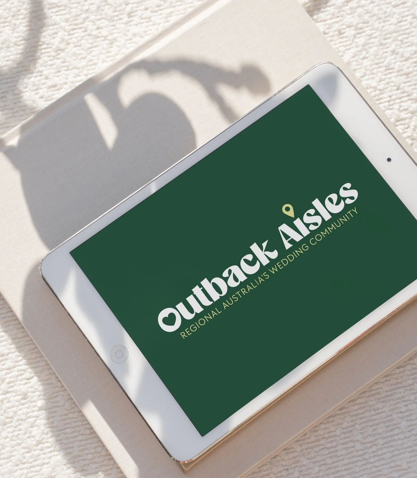 Bright, bold &amp; fun branding for @outbackaisles 🦘 

#logo
#graphicdesign
#branding
#logodesigner
#logodesign