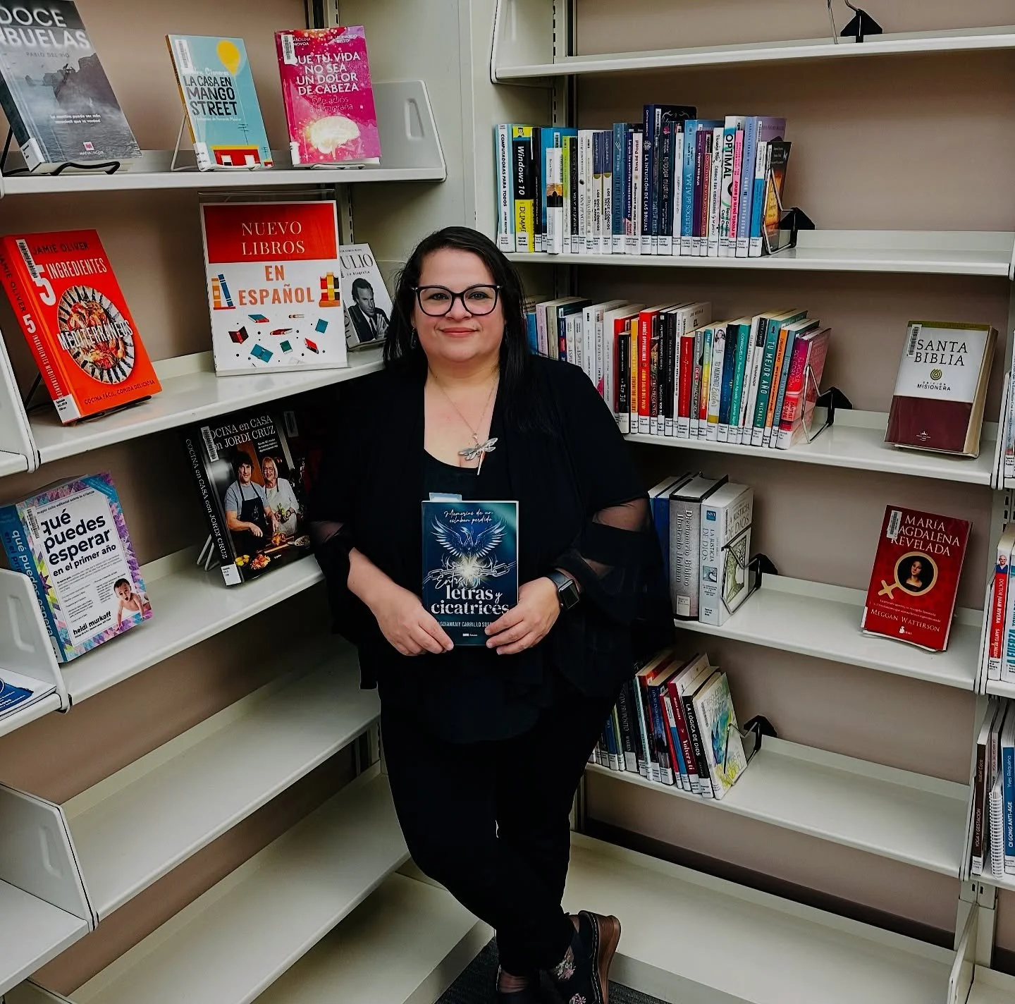 A veces, sin buscarlo, me llega un mensaje de alguien que ley&oacute; Entre Letras y Cicatrices y me cuenta c&oacute;mo el libro toc&oacute; su vida.
Esos mensajes me llenan el alma y me recuerdan que este proceso de sanaci&oacute;n no ha sido solo m