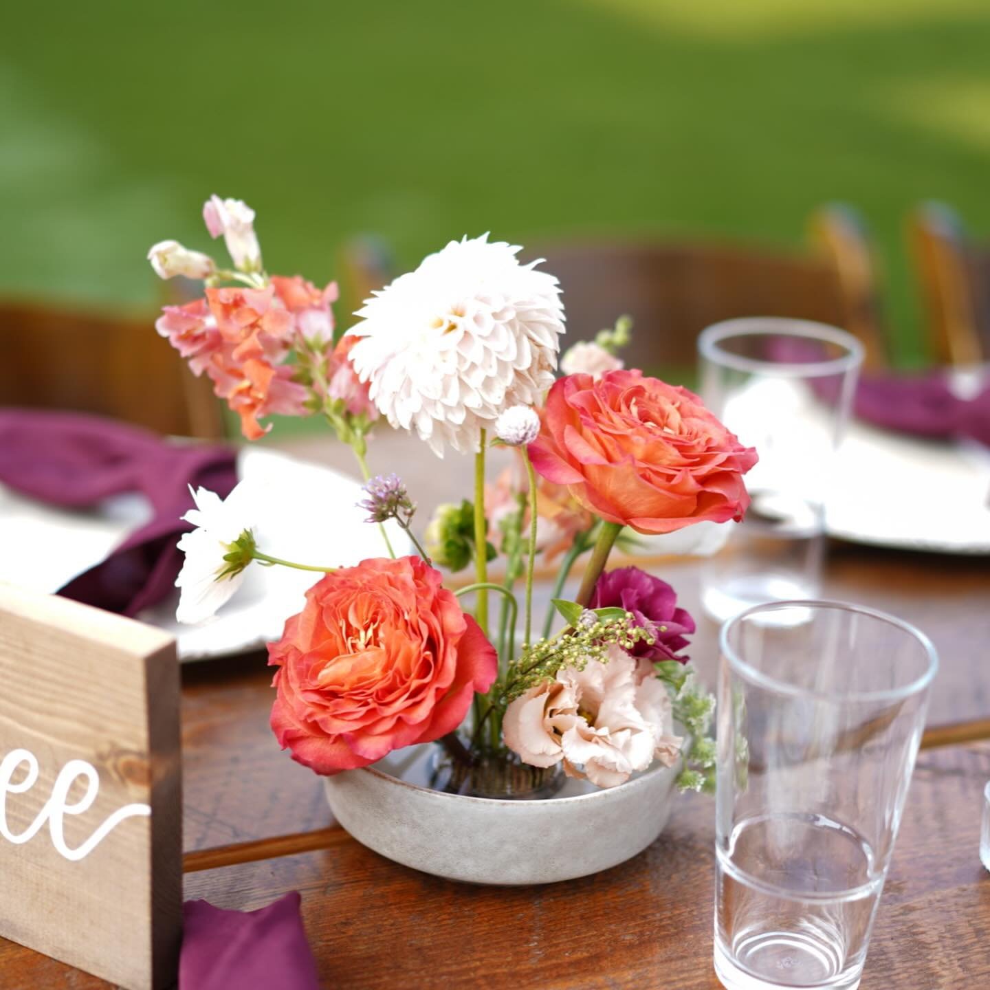 Ikebana fun last night at @mountaincrusteventvenue. Congrats Mary &amp; John! All locally sourced flowers from @coloradoflowercollective + roses from @gracerosefarm