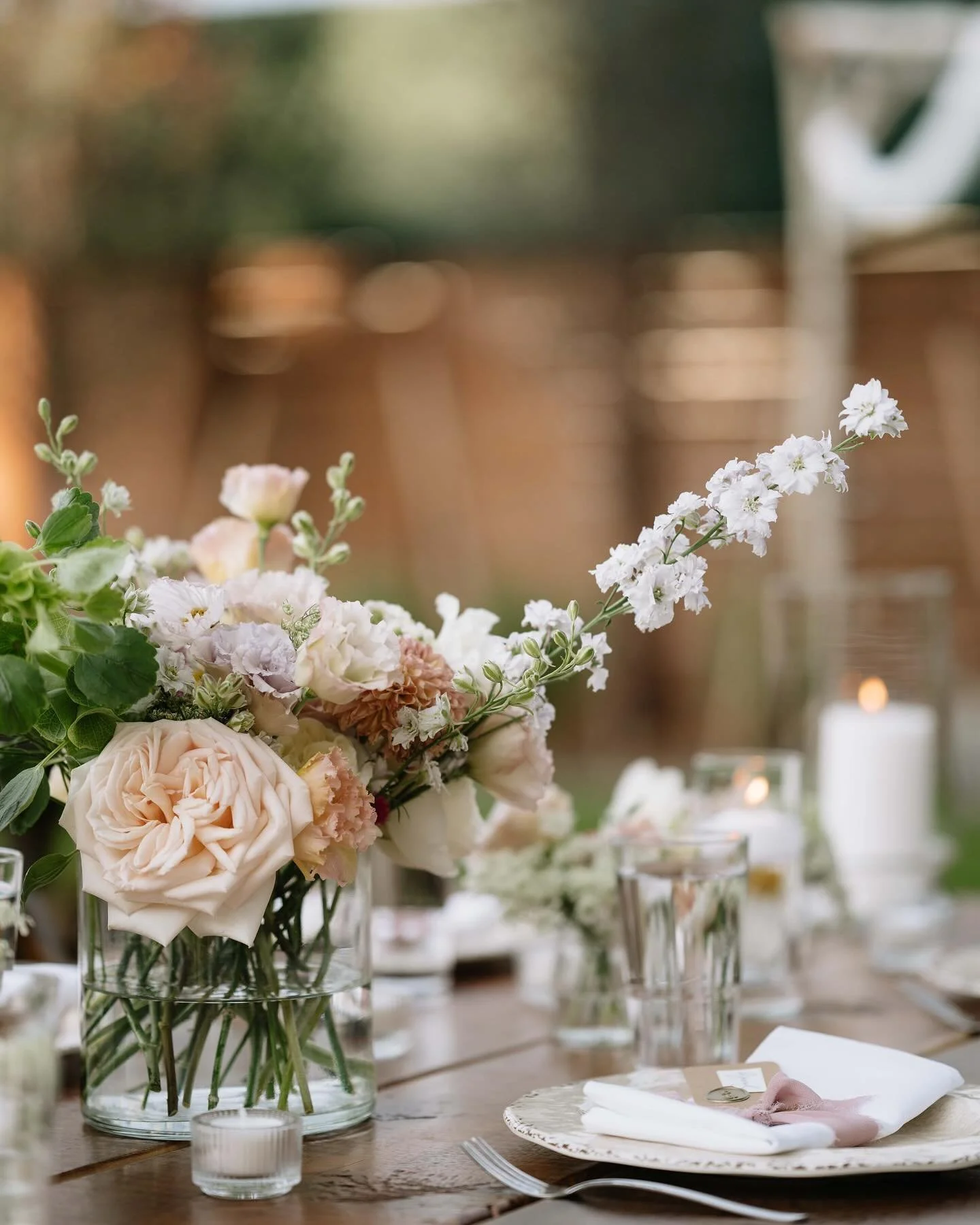 Gorgeous photos from the incredible @dylancrossley_photo. All flowers, excluding roses, sourced by @coloradoflowercollective. Roses from @gracerosefarm.