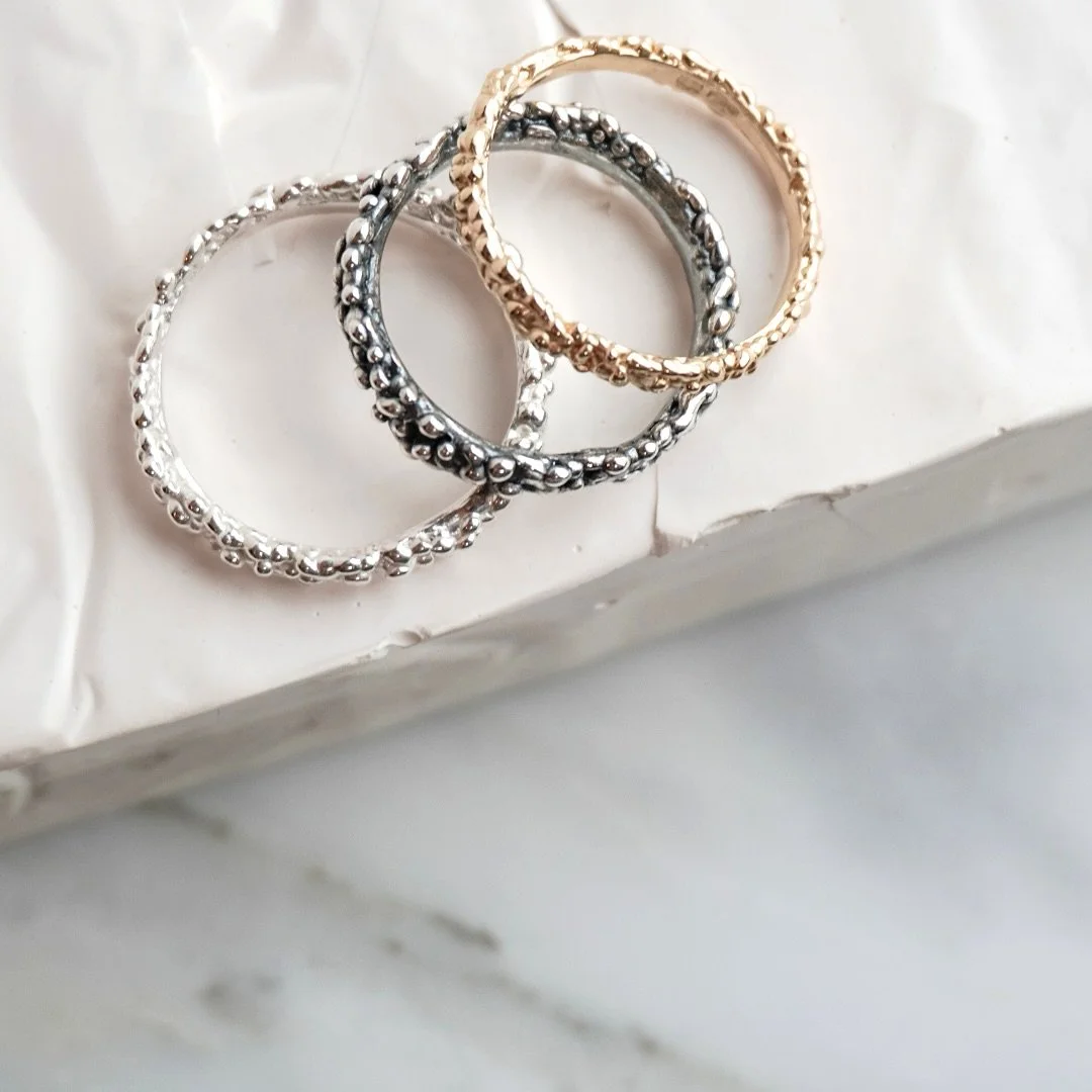 The Lichen Collection ( lichen \ ˈlaɪkən \ noun ) 

The core collection of Alice Clarke jewellery, featuring pieces in 9k Yellow Gold, Silver and Oxidised Silver. 

Discover it for yourself on our website and in our studio (opening December 7th!)

.

