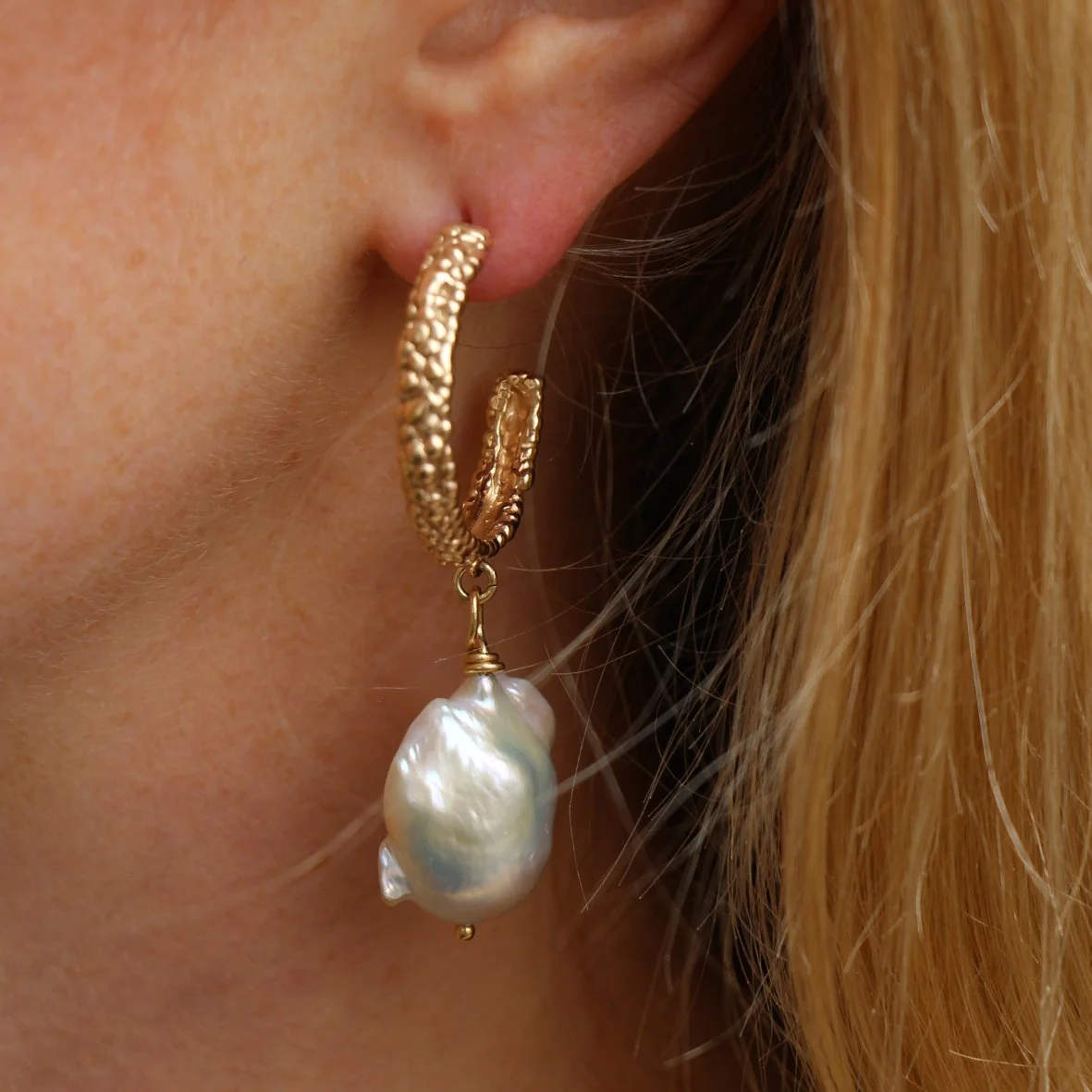big earring .jpg