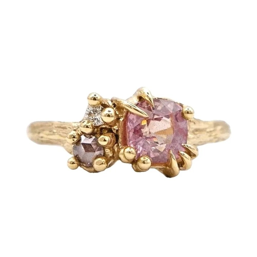 1.81ct Cushion Cut Sapphire and Diamonds Talon Clasp Ring 14k Yellow Gold