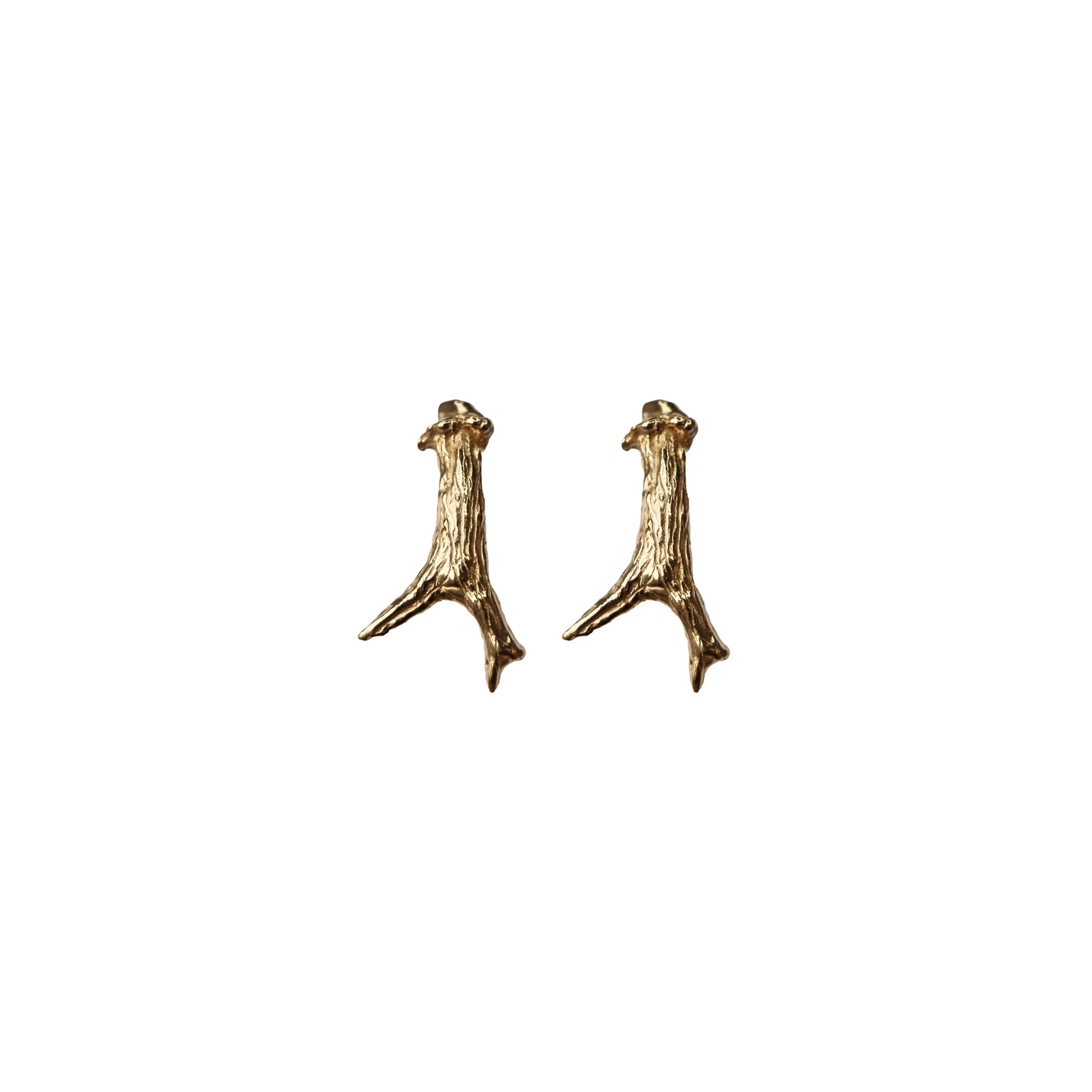 Gold stud 1.jpg