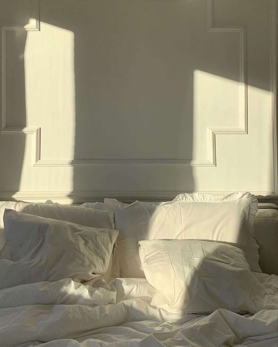 Considering a pillow menu? 
DM us for a helpful guide to successfully incorporating this feature into your rooms. 

#elevateguestexperience
#hotelinteriordesign #hotelconsultant #elevateguestexperience