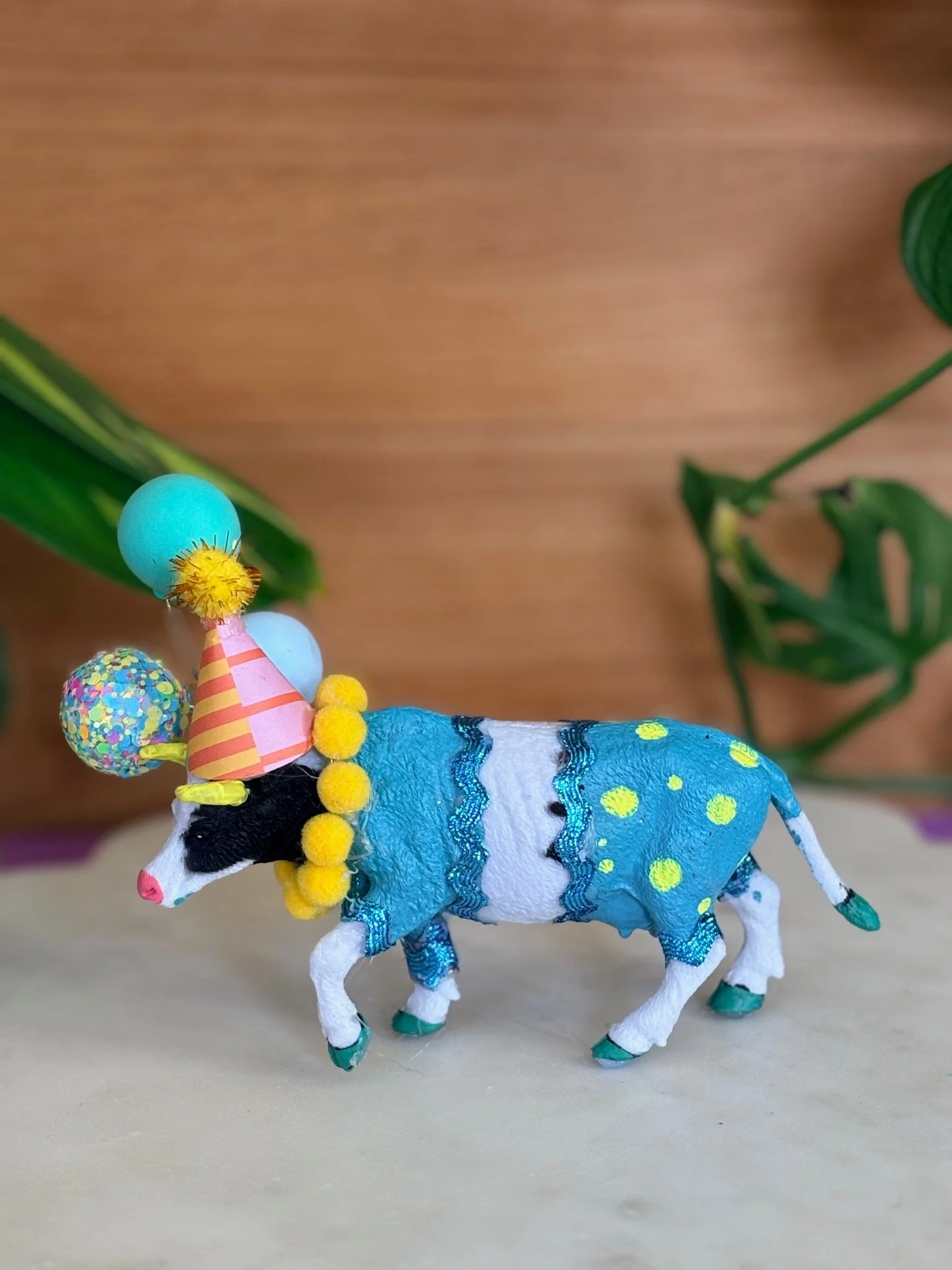 Cowboy confetti - suspiciously overdressed for a daytime event