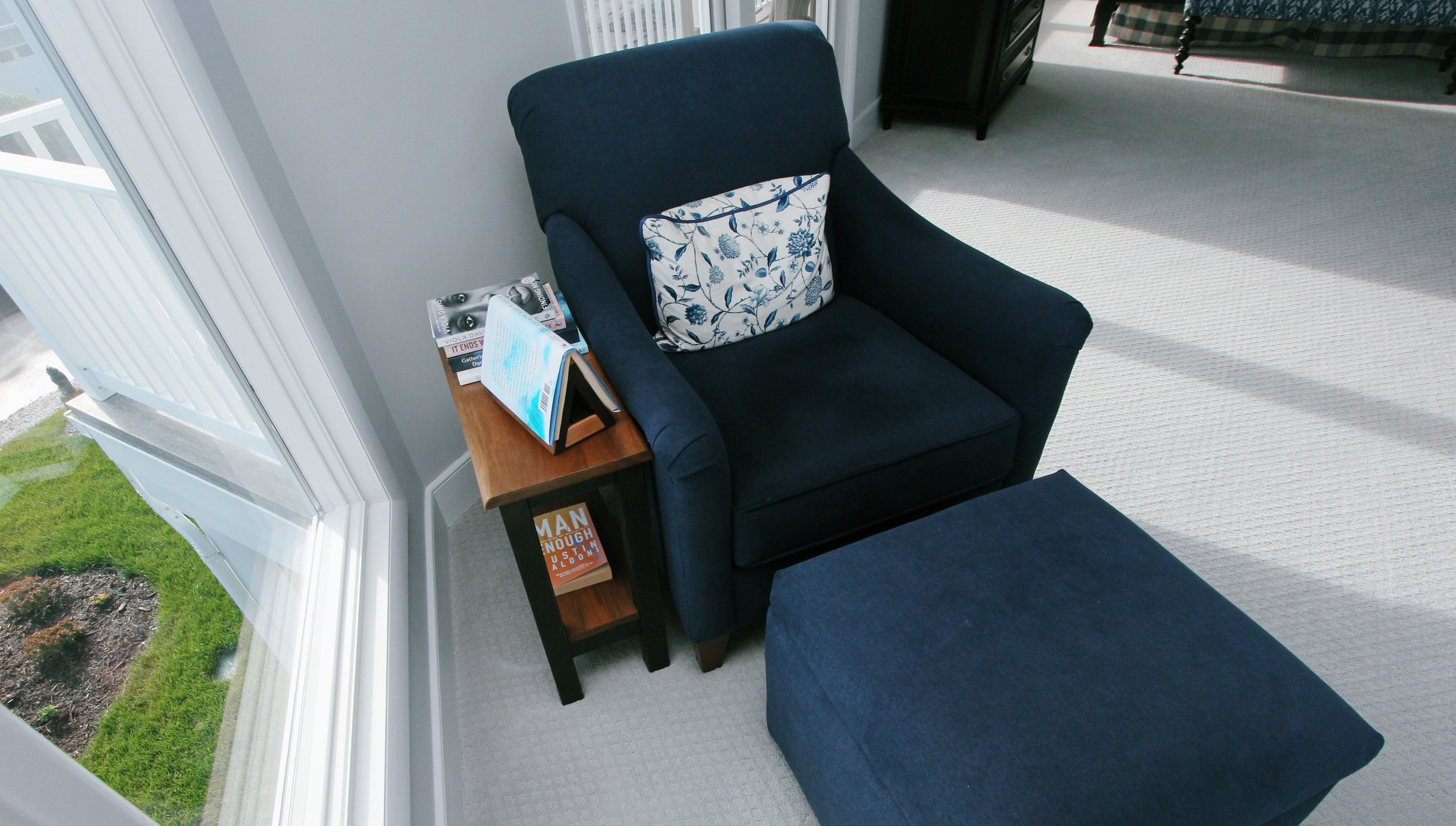 small-reading-tables1.jpg