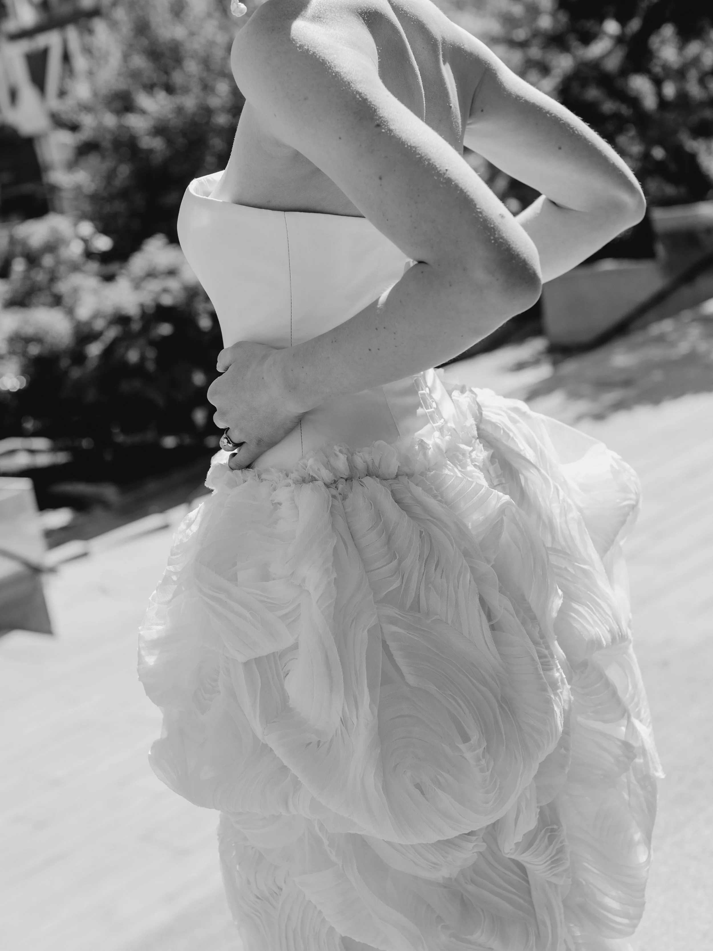 A Canadian angel bride 🤍🦢

Hair @viktoria_hair_mua 
Makeup @makeupbysydnie 
Styling @janetadrienne @oumaatelier @tempetebrand 
Content @eastoncontentco @myrianjuliet