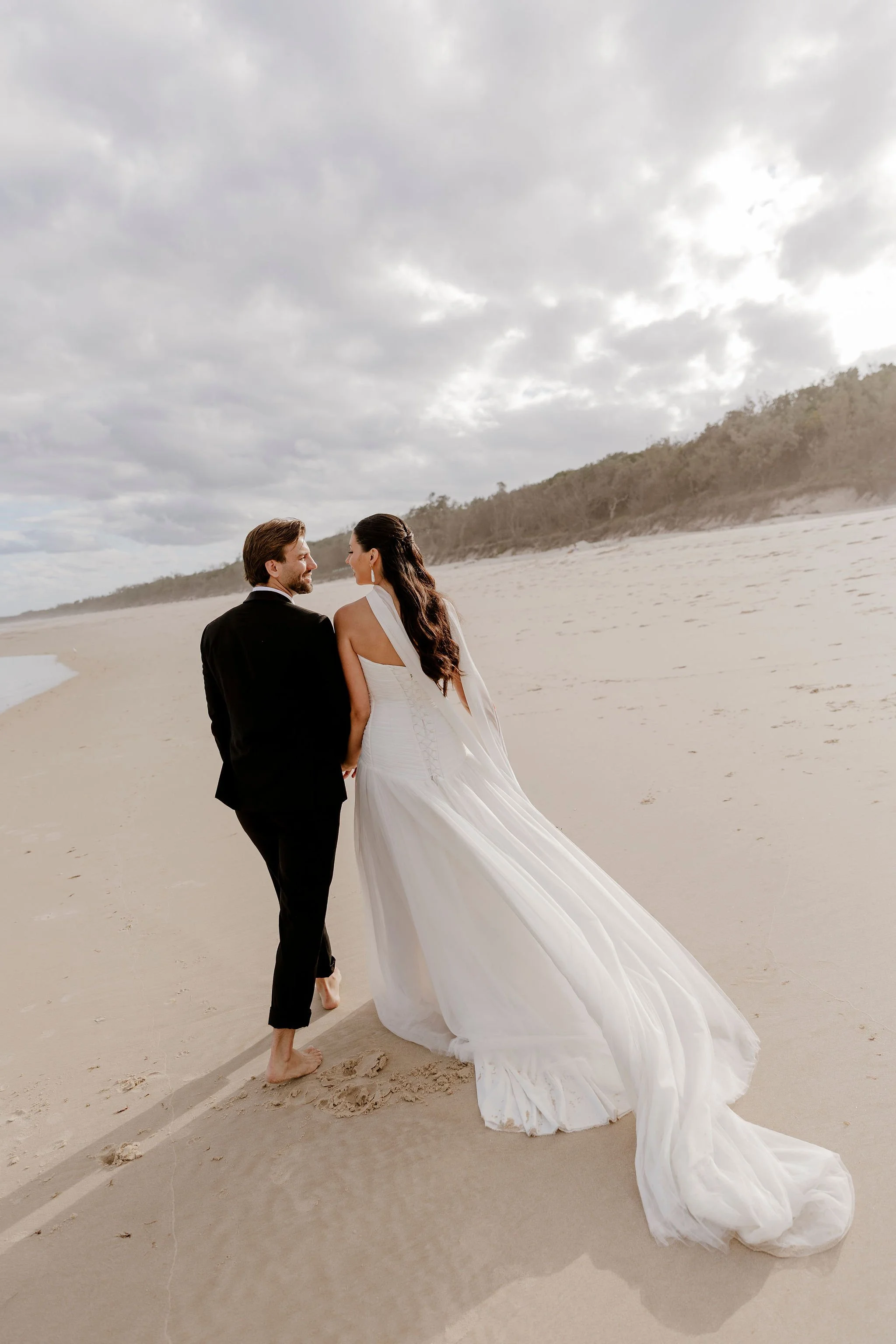 ModernCoastalElopement-26.jpg