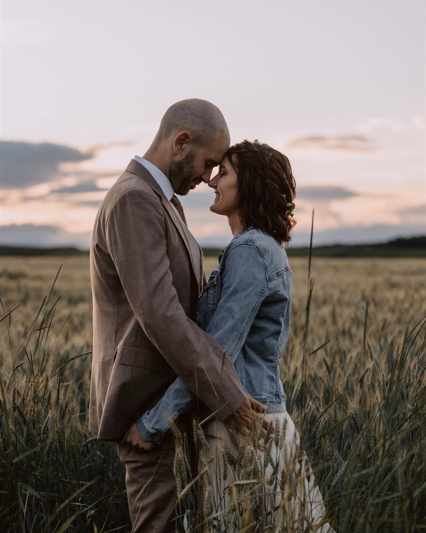 Two posts in two days&hellip; Crazy! 😂 But sometimes I&rsquo;m in a flow and want to share all the beautiful wedding moments with you guys. And who cares about when to post and when not? So, here&rsquo;s to posting without pressure and to feel the m