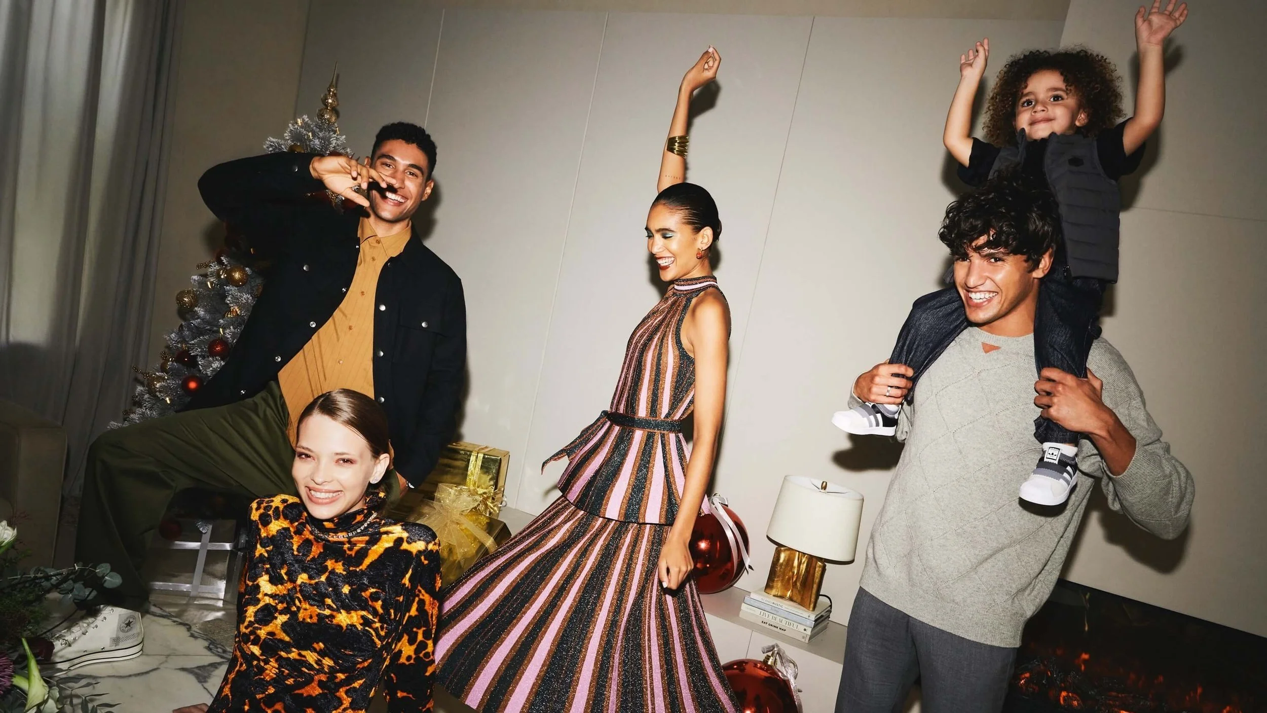 bloomingdale%27s+fashion+12th+october+224620+a.jpg