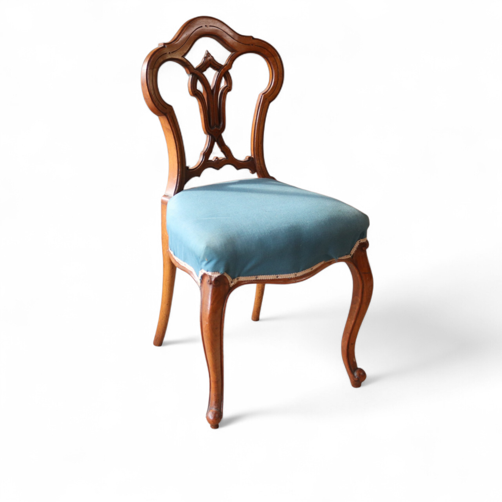 Victorian Antique Carved Walnut Balloon Back Dining Chair C.1860