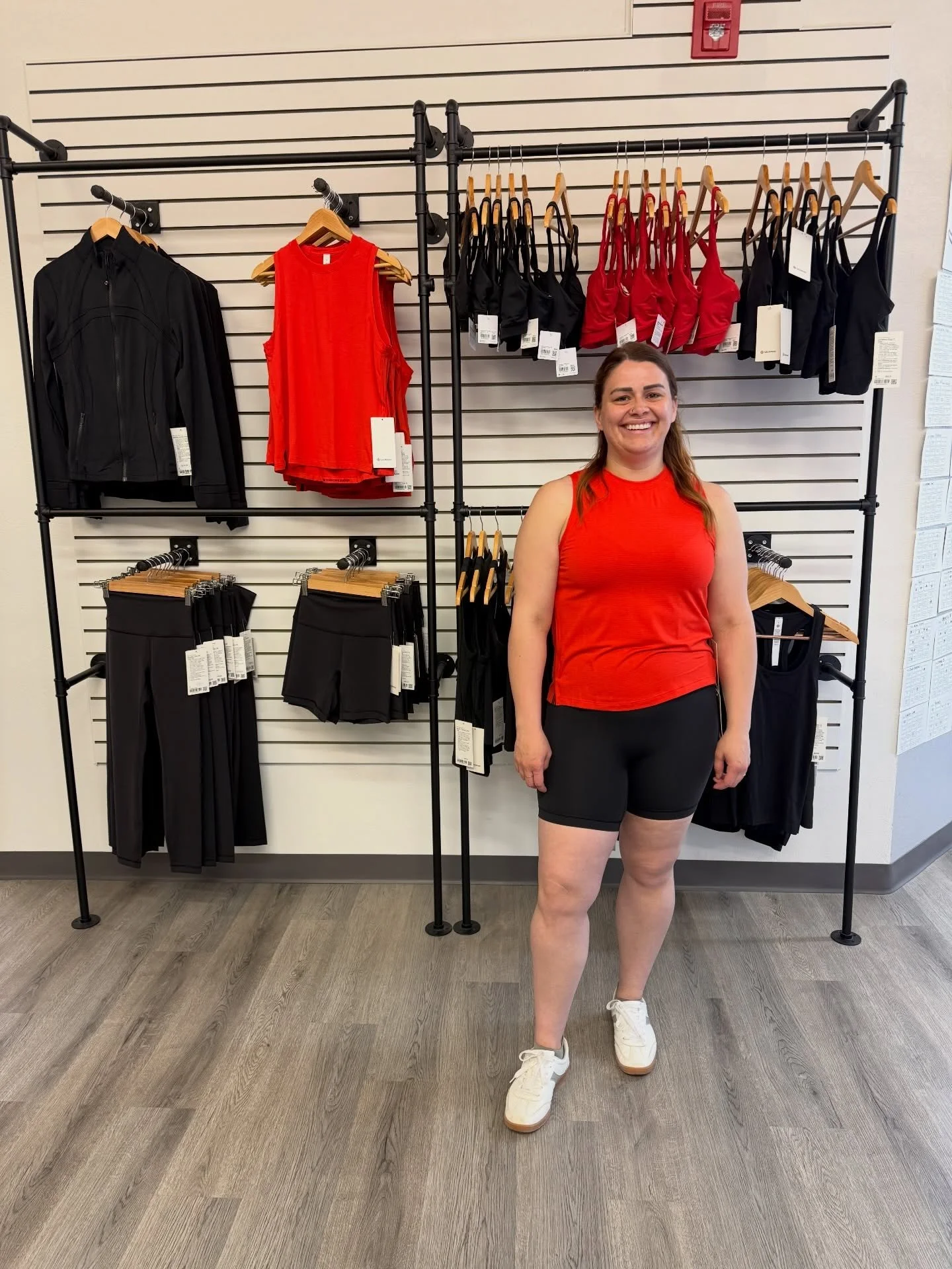 Fresh new outfit inspo! 🔥 

Dale is wearing:

Outfit 1:
⭐️ Wunder Train No Line High-Rise Short 6&rdquo; (Black)
⭐️ License to Train Classic-Fit Tank Top (Cherry Ember/Cranberry Charm)

Outfit 2:
⭐️ Define Jacket Nulu (Black)
⭐️ Wunder Train No Line