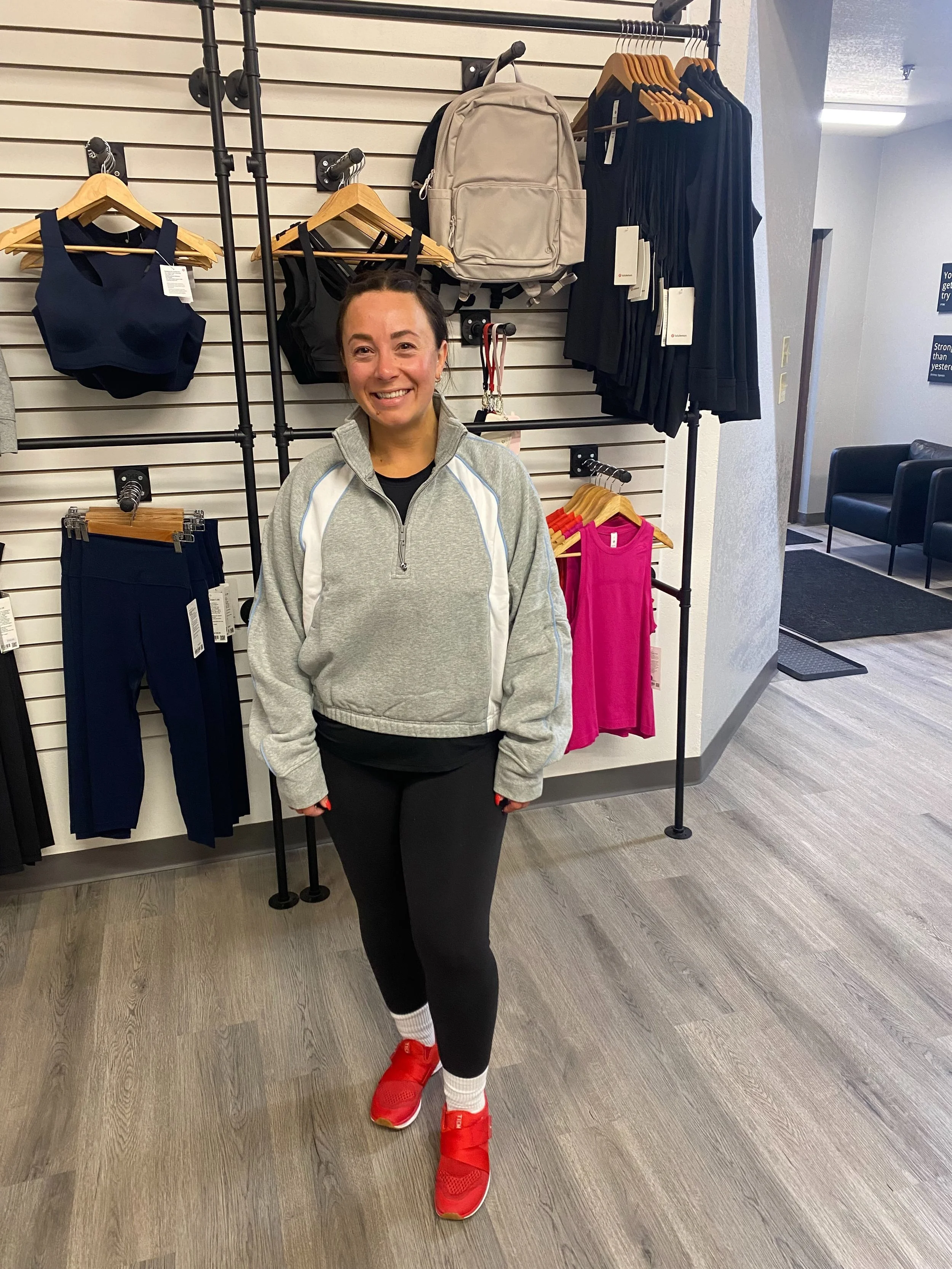 Some cute fall looks are rolling in&hellip;🍂

Carly is wearing:

✨NEW lululemon Scuba Relaxed Half Zip Colourblock in heathered grey/white/dreamy blue *try sizing up in this one*
✨CORE STYLE lululemon Wunder Train HR leggings in black *great compres