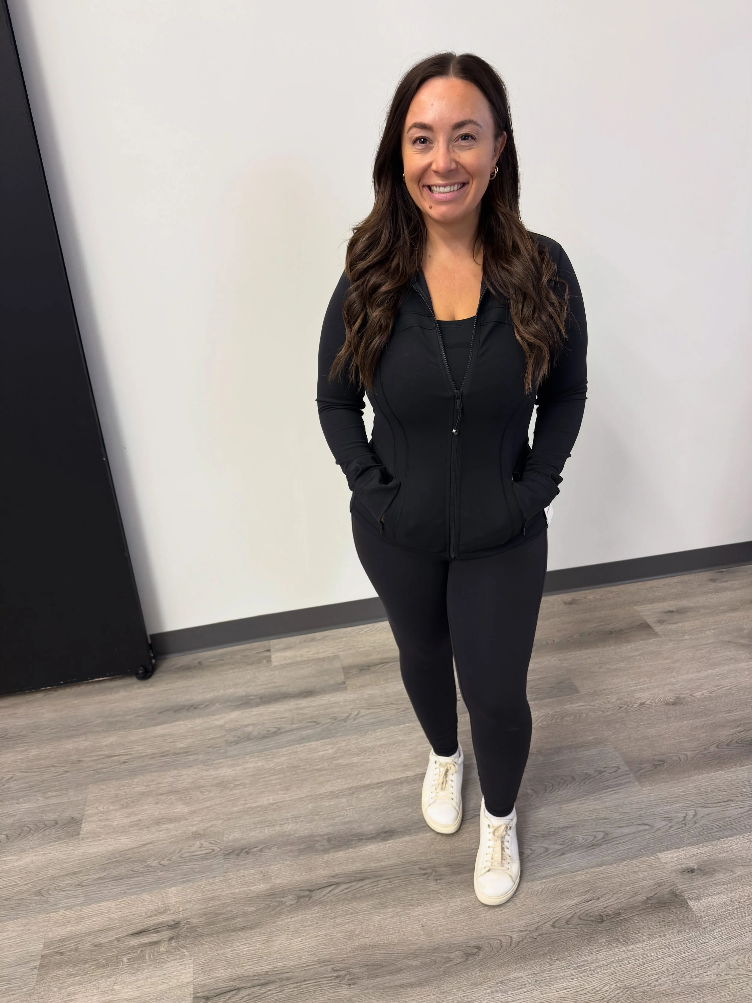 Some fall Friday outfit inspo from Carly! 

Outfit 1 - Perfect for a fall run or brisk walk outside, or layer with a puffer vest for extra warmth. 🍂

✨lululemon Define Nulu Jacket in black; Carly is wearing a size 10. (Sizes 8-14 still available in 