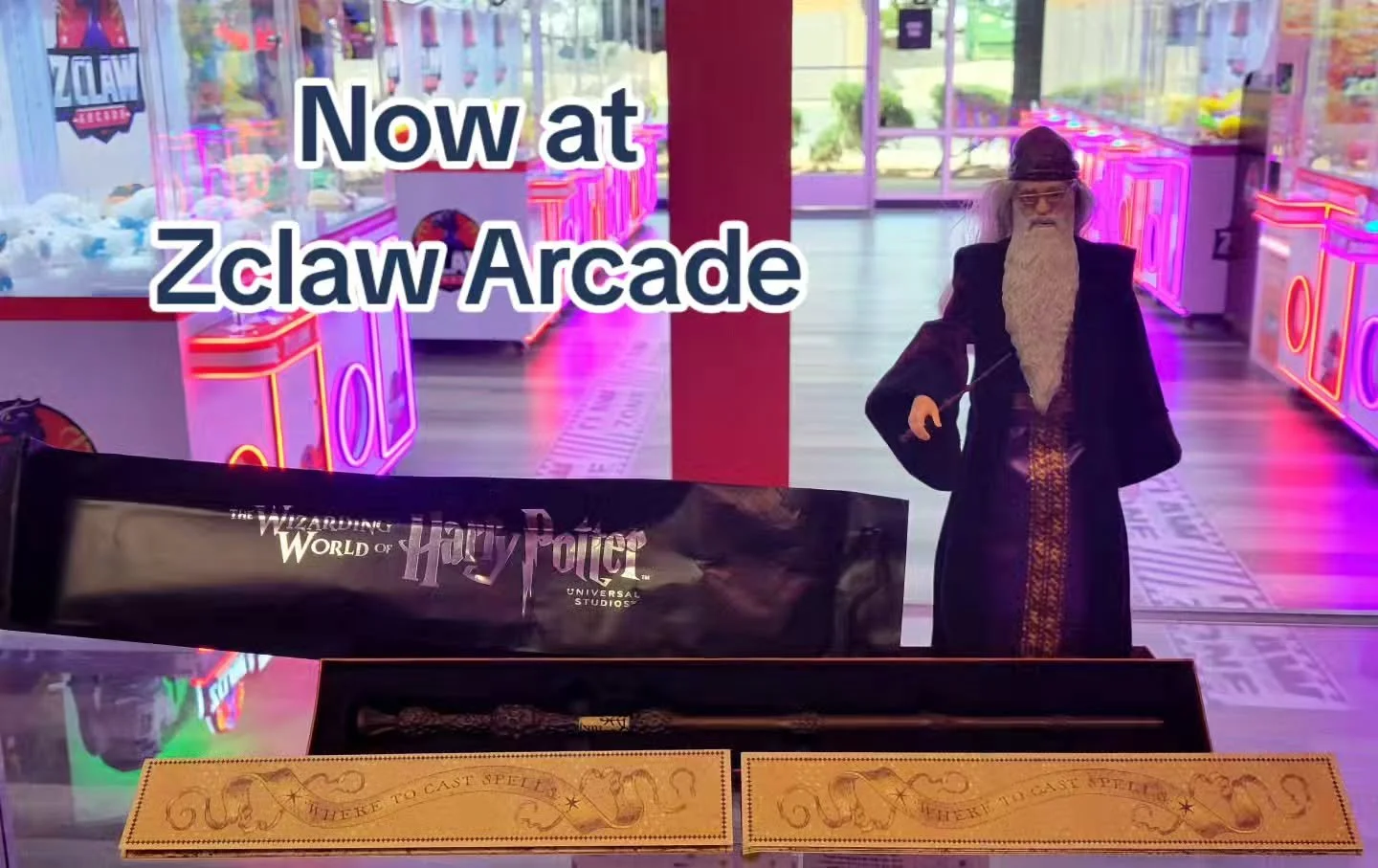 Harry Potter wand from Universal Studios and an Albus Dumbledore action figure. One big Harry Potter themed bundle. Hurry in before it's gone. #harrypotter #harrypotterfan #dumbledore #actionfigures #arcade